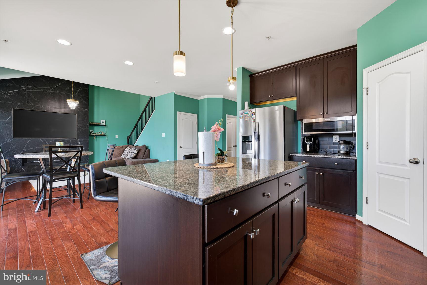 WEST FIELDS - Residential