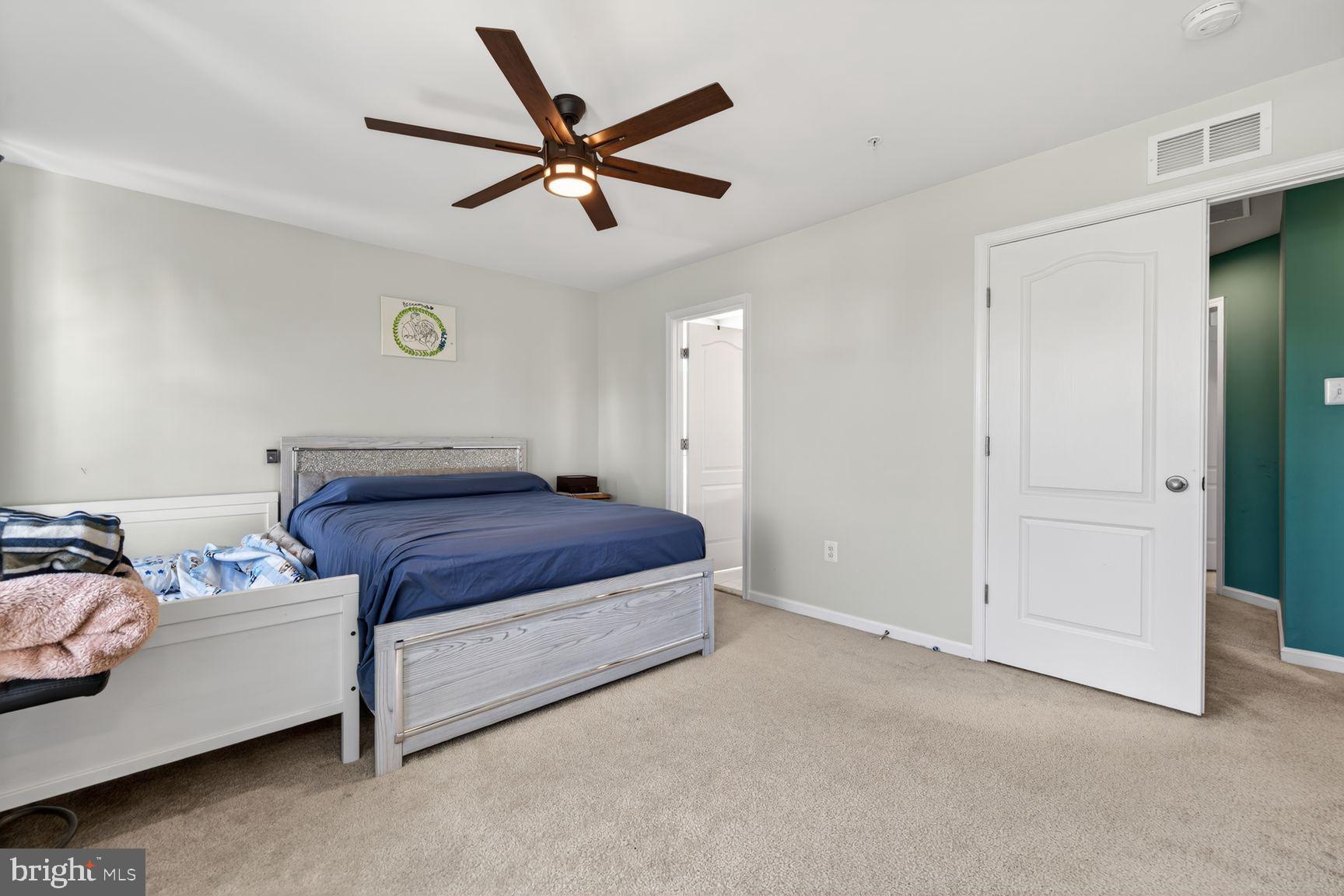 WEST FIELDS - Residential