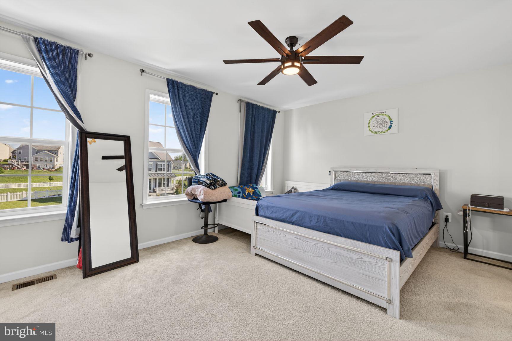 WEST FIELDS - Residential