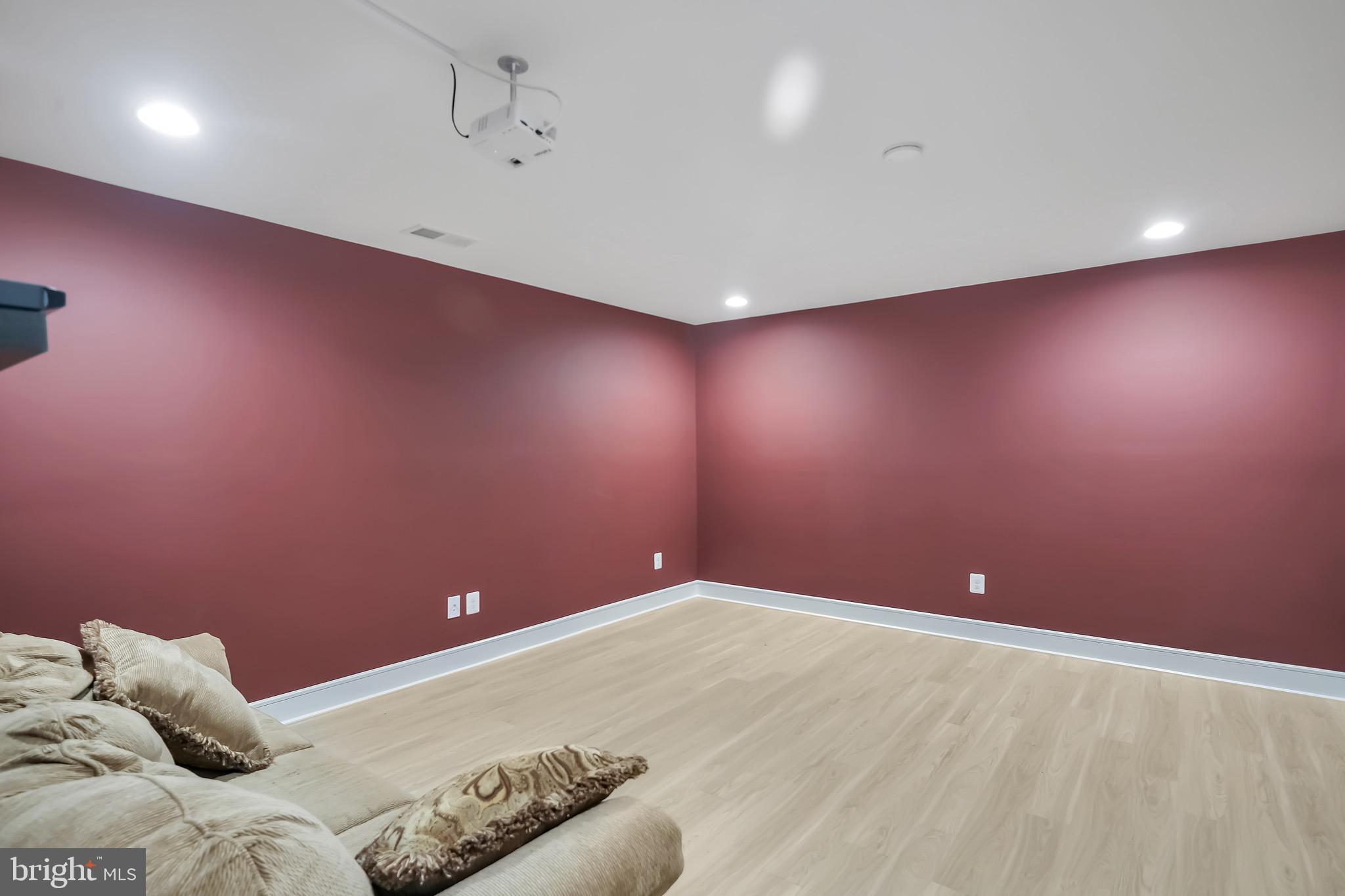 MEADOWBROOK - Residential