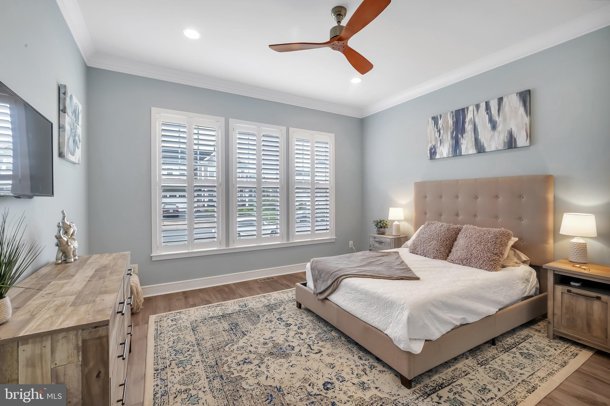 MEADOWBROOK - Residential