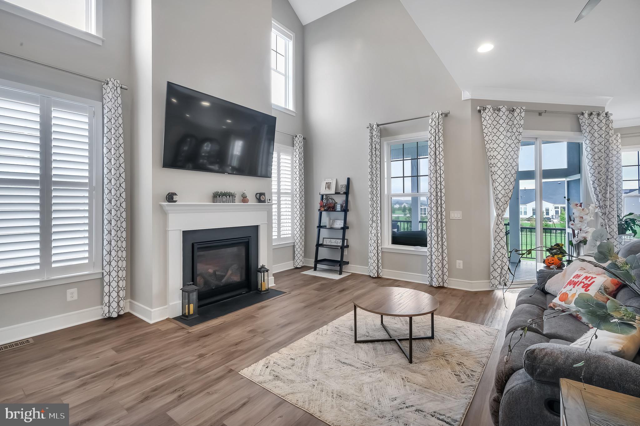 MEADOWBROOK - Residential