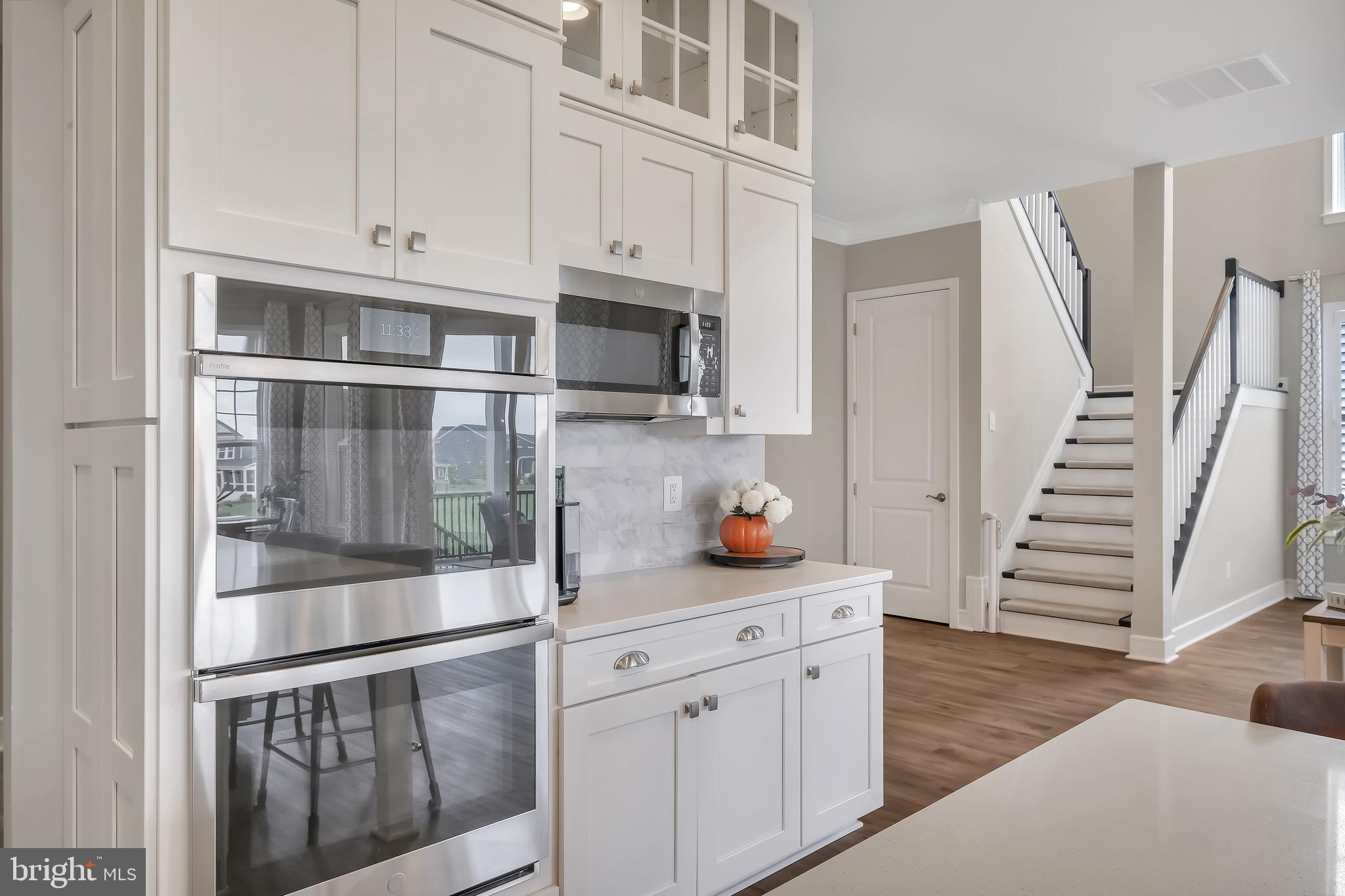 MEADOWBROOK - Residential