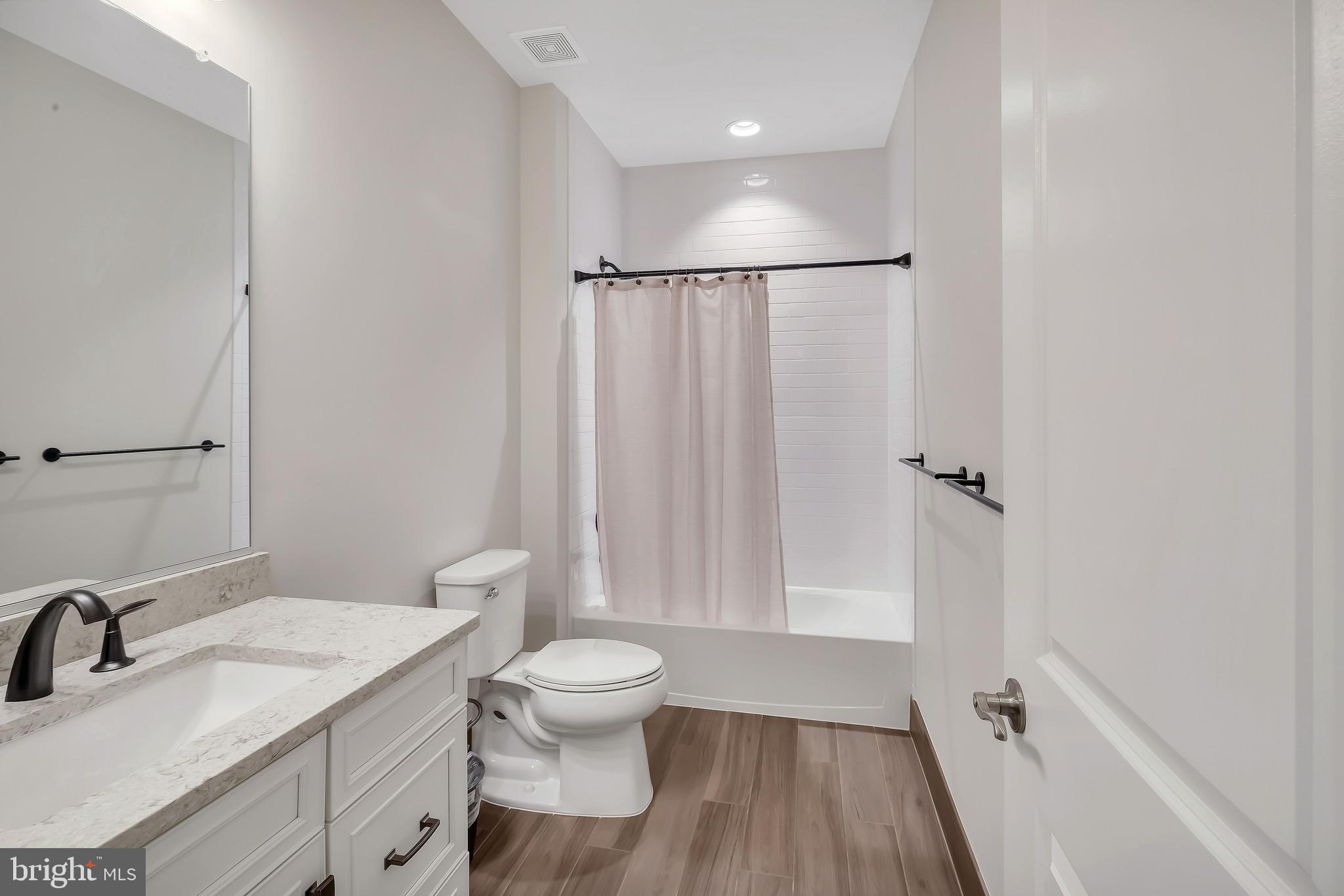 MEADOWBROOK - Residential