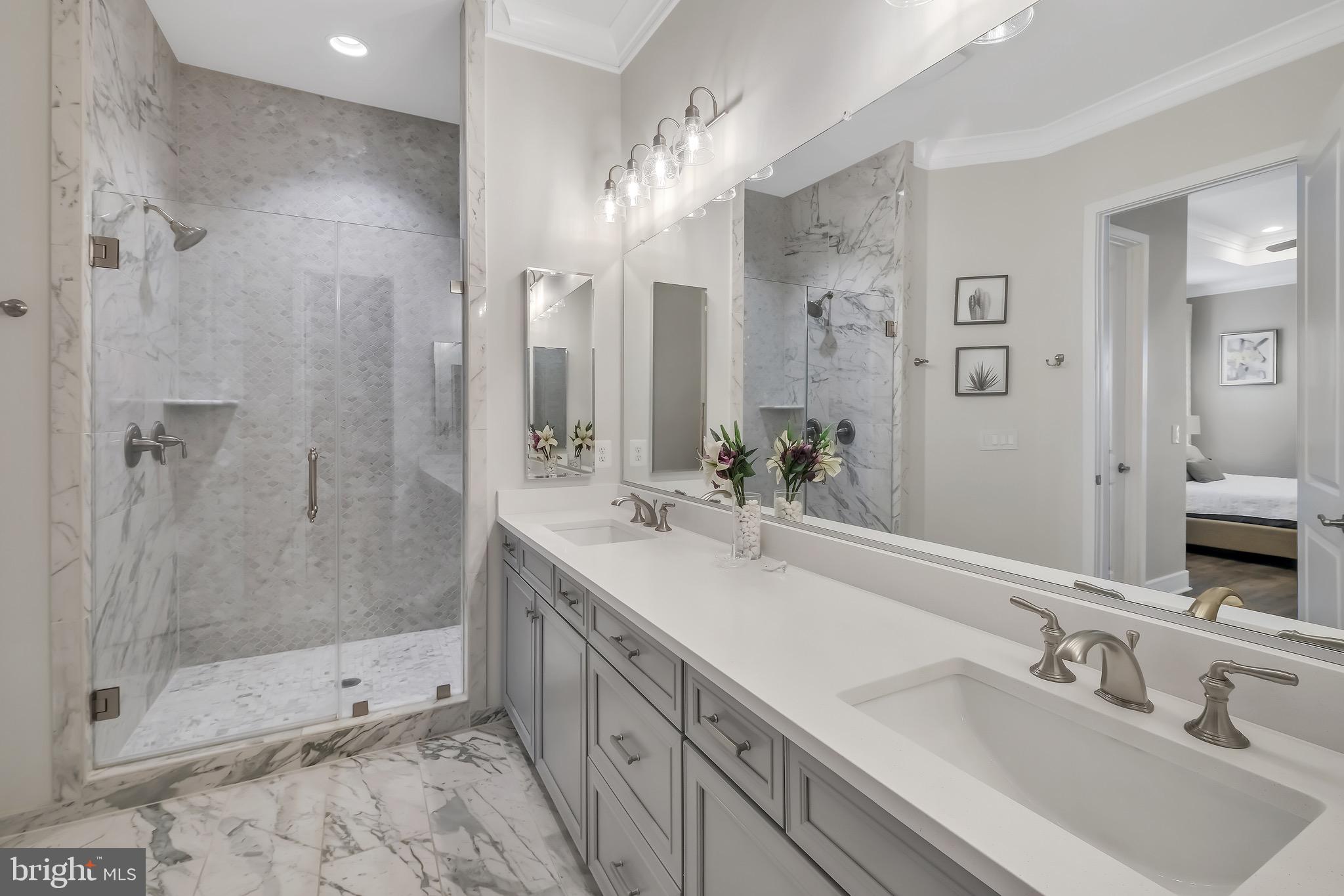 MEADOWBROOK - Residential