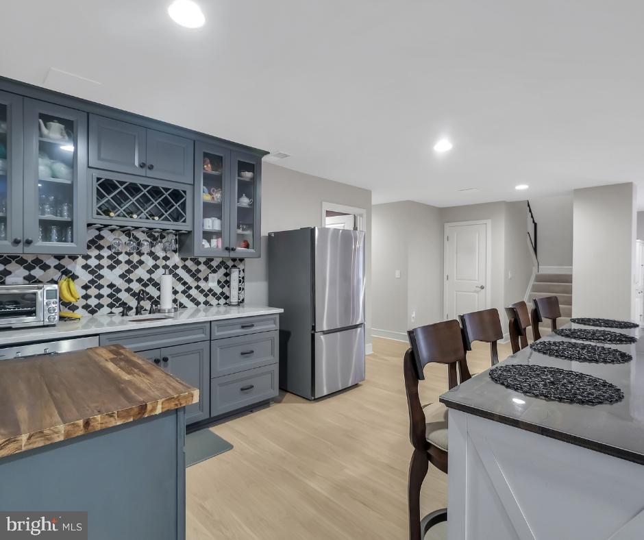 MEADOWBROOK - Residential