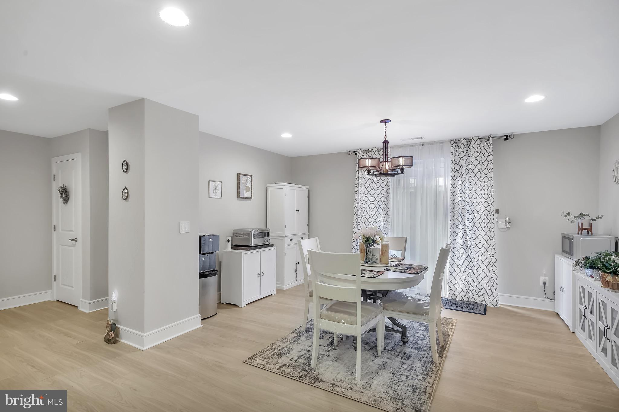 MEADOWBROOK - Residential