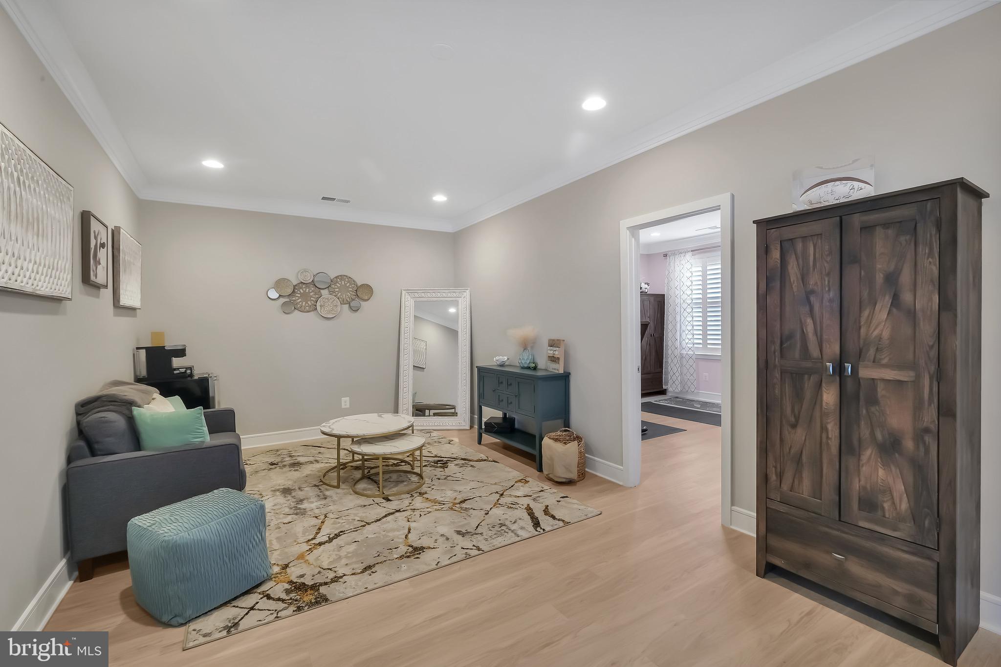 MEADOWBROOK - Residential