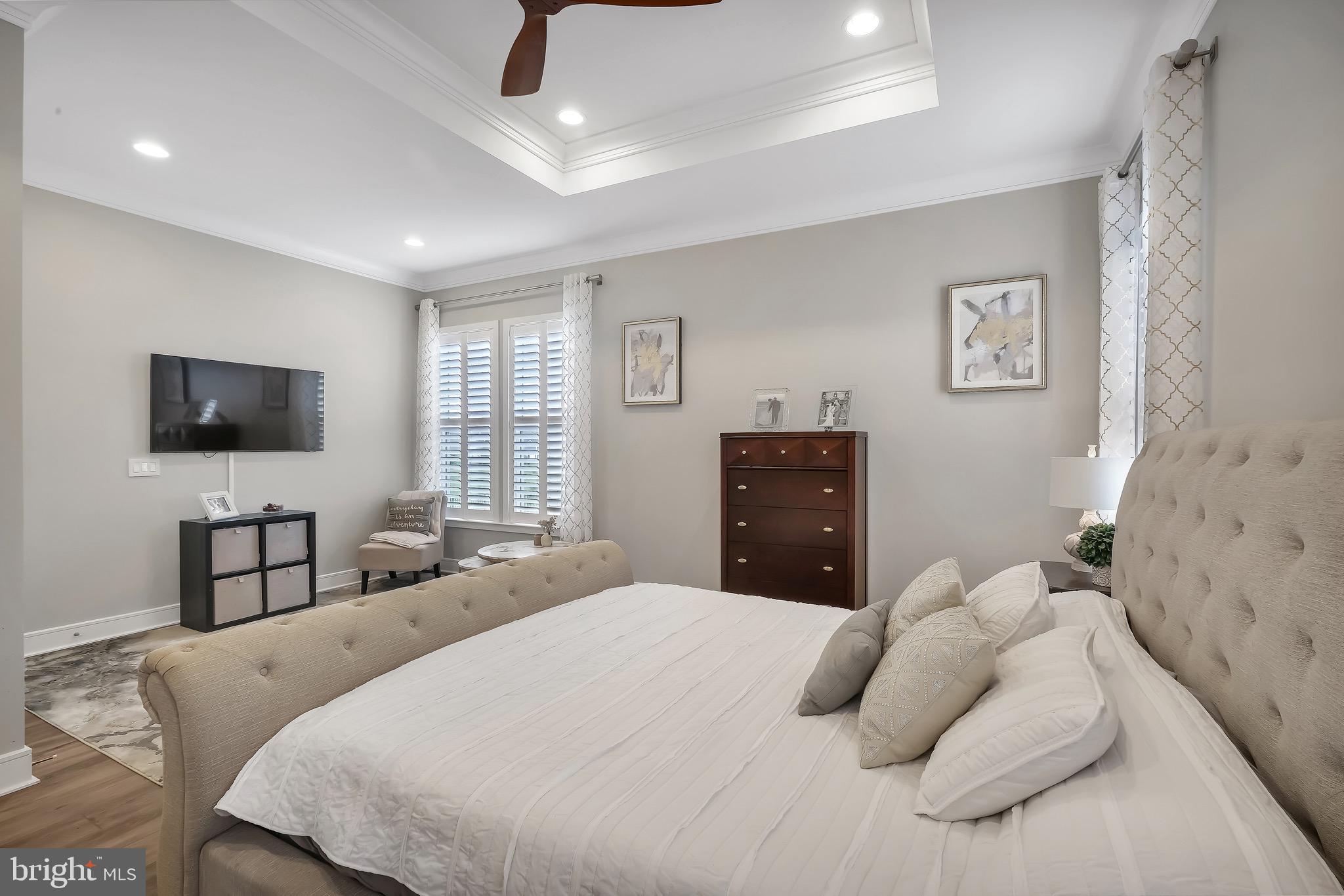 MEADOWBROOK - Residential