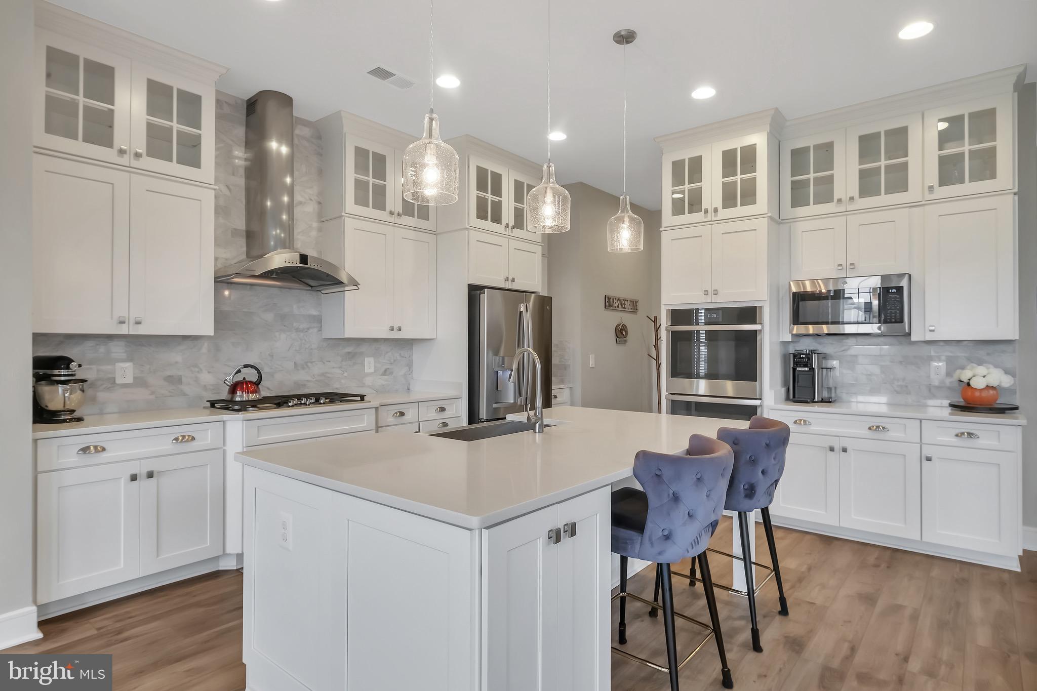 MEADOWBROOK - Residential