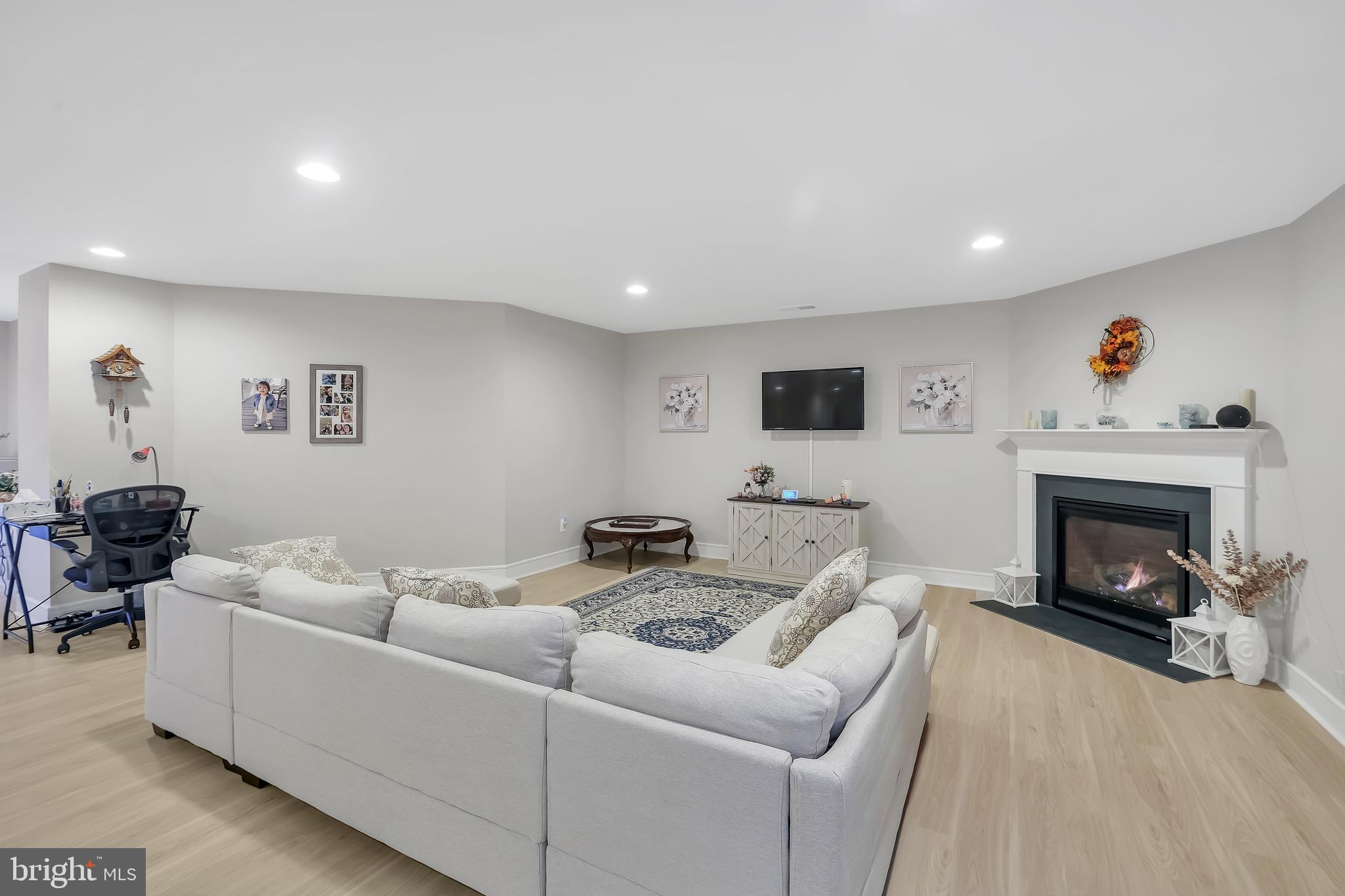 MEADOWBROOK - Residential