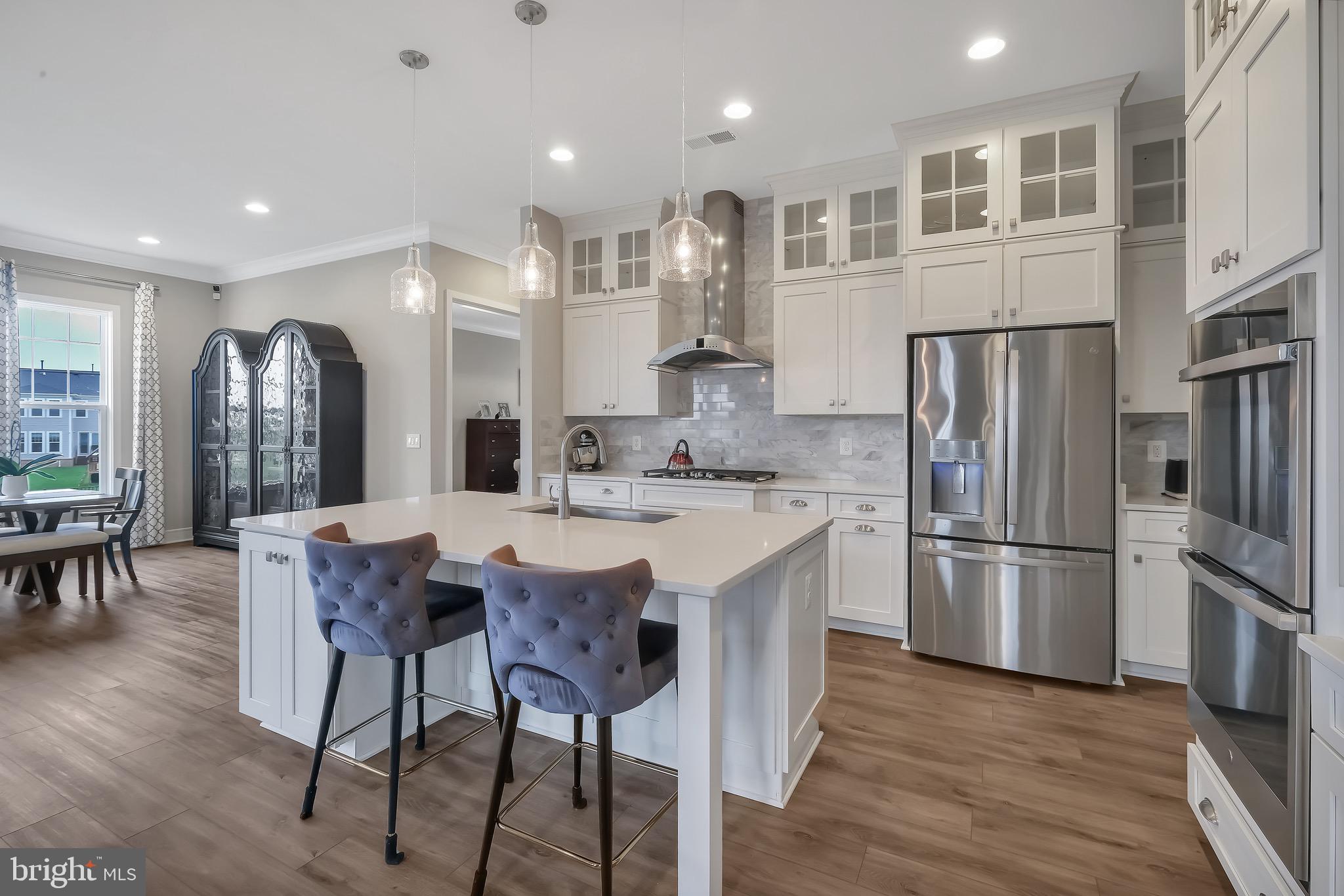 MEADOWBROOK - Residential