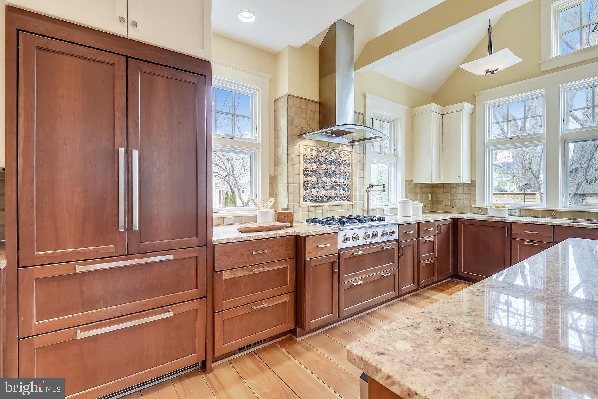 LYON VILLAGE - Residential