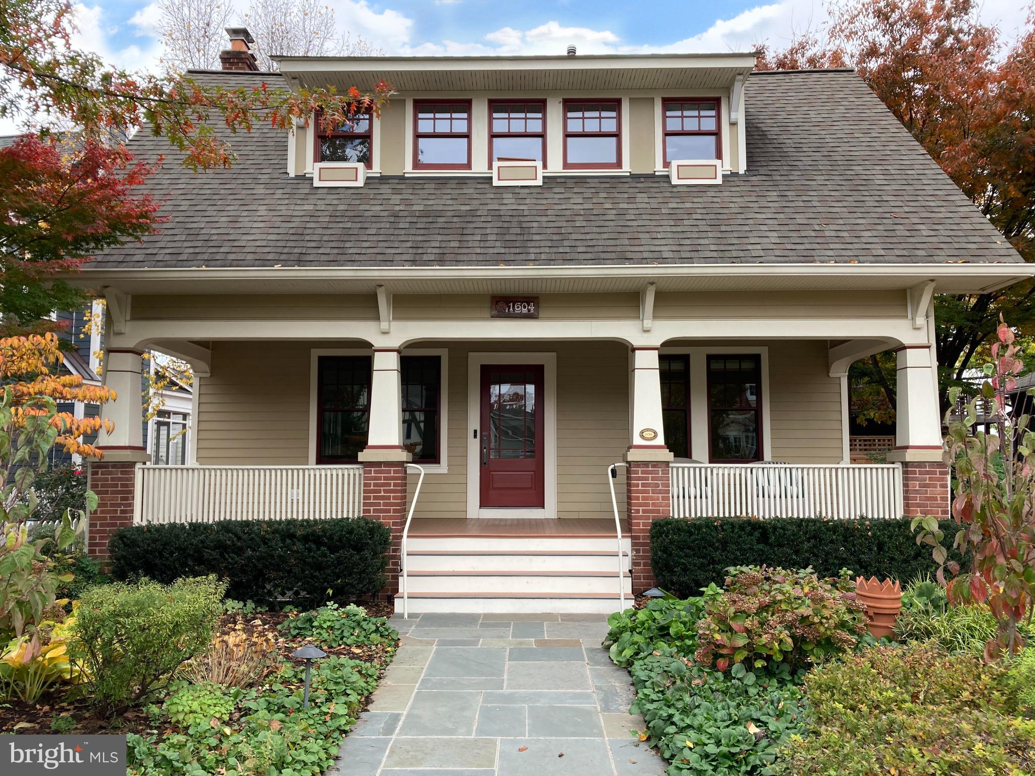 LYON VILLAGE - Residential