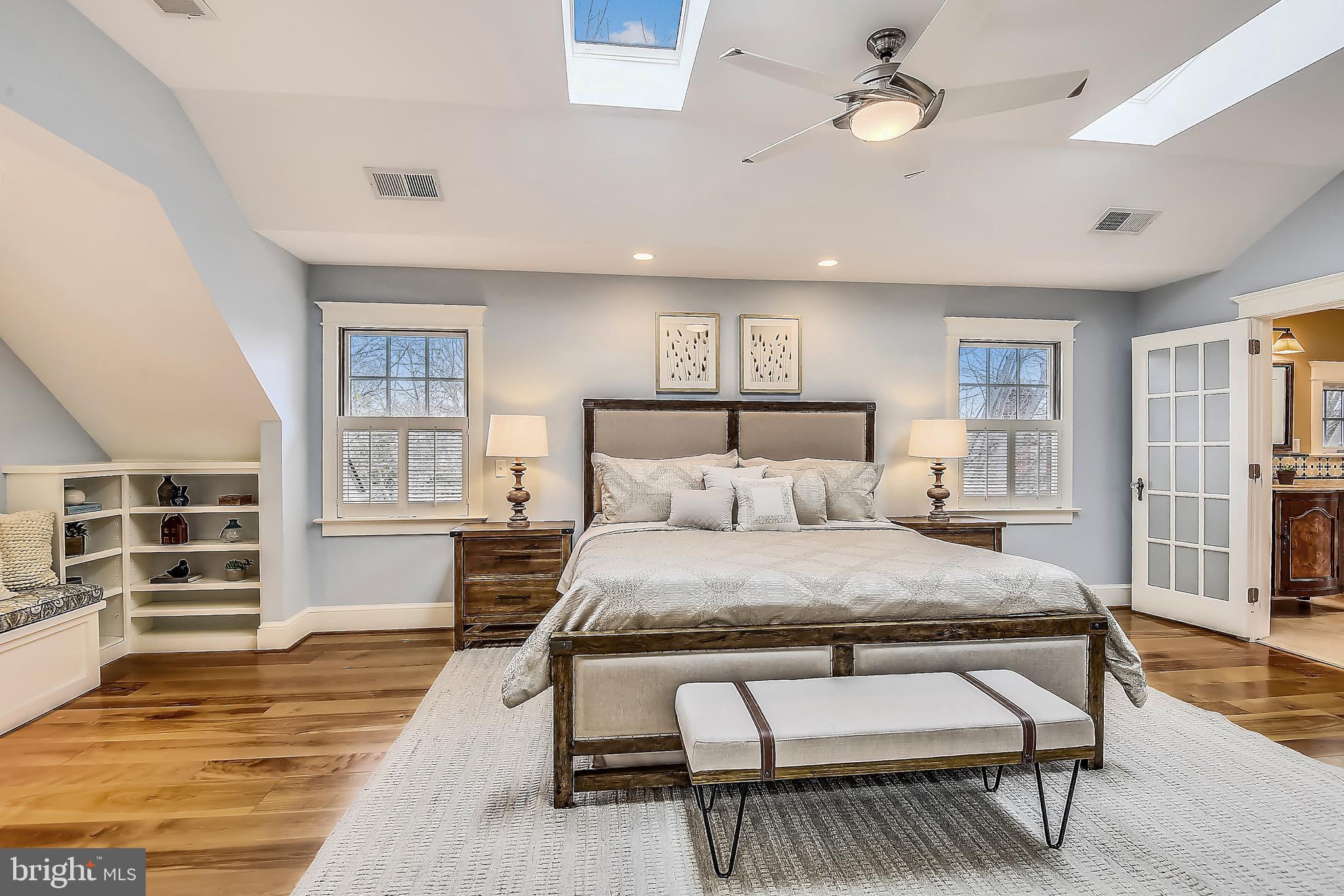 LYON VILLAGE - Residential