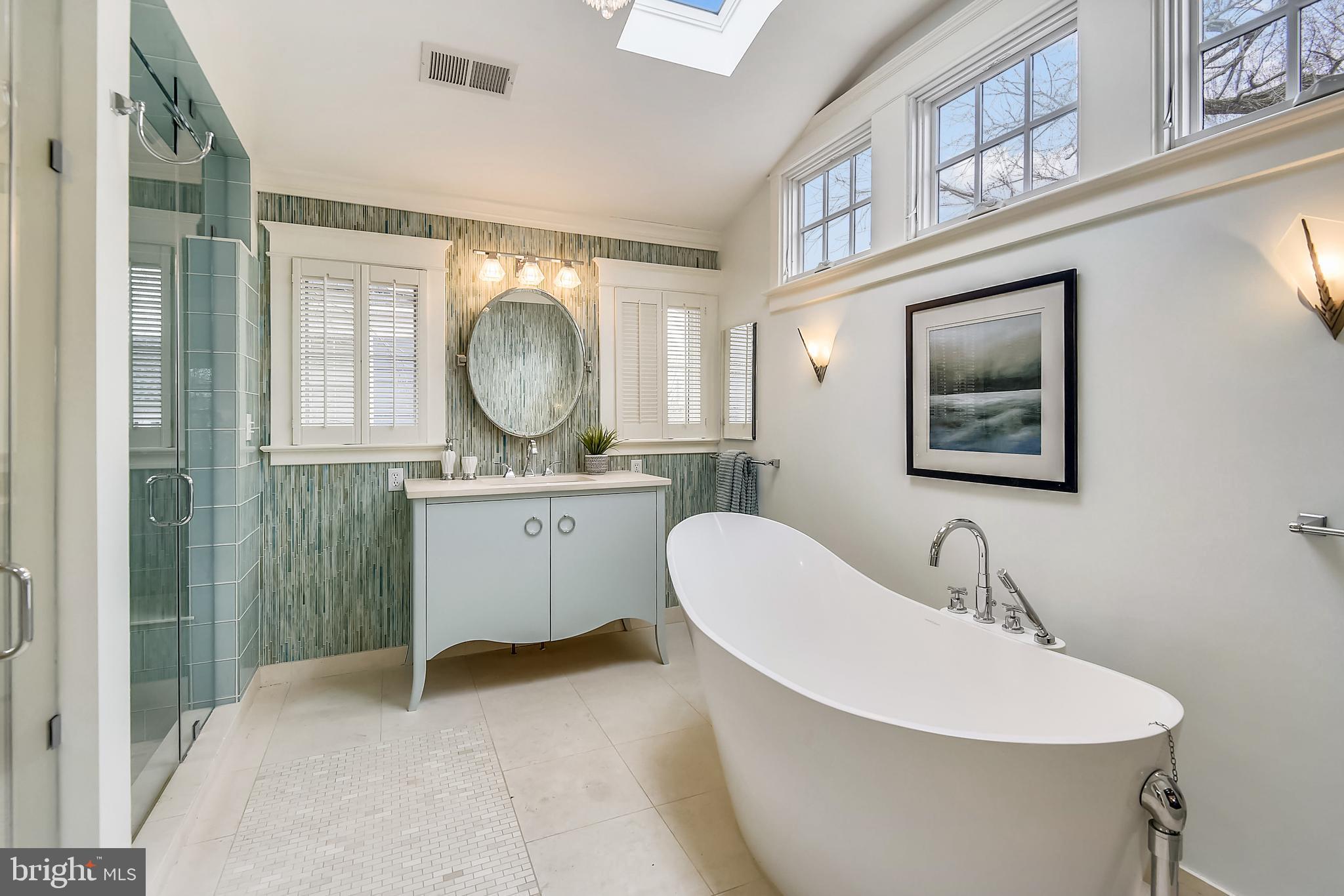 LYON VILLAGE - Residential