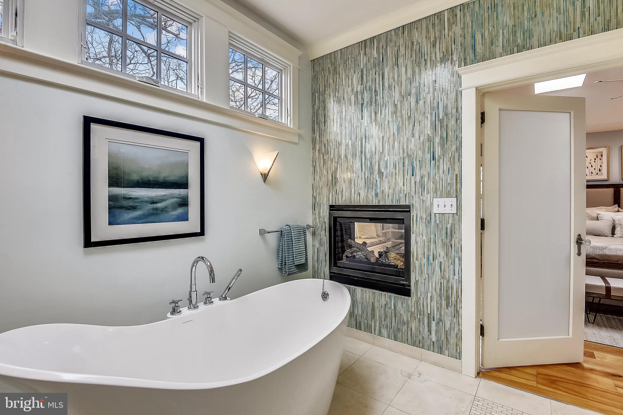 LYON VILLAGE - Residential