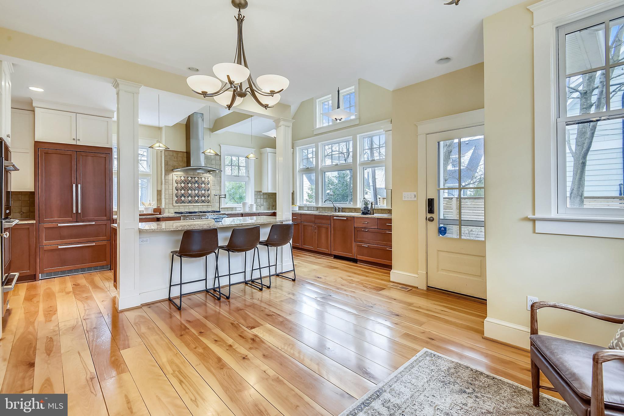 LYON VILLAGE - Residential