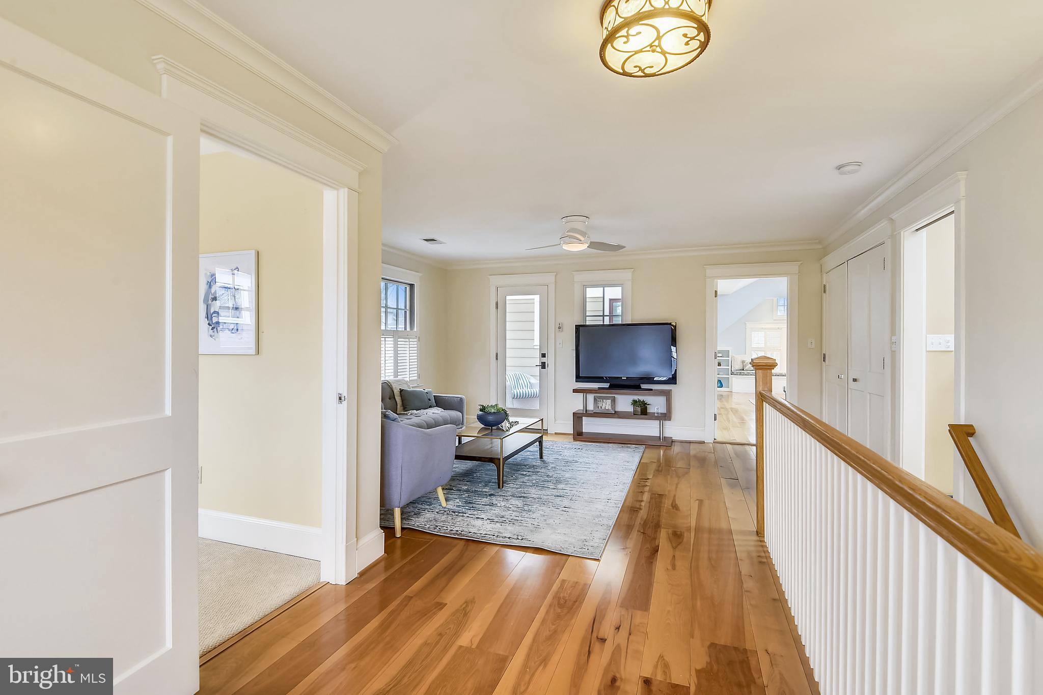 LYON VILLAGE - Residential