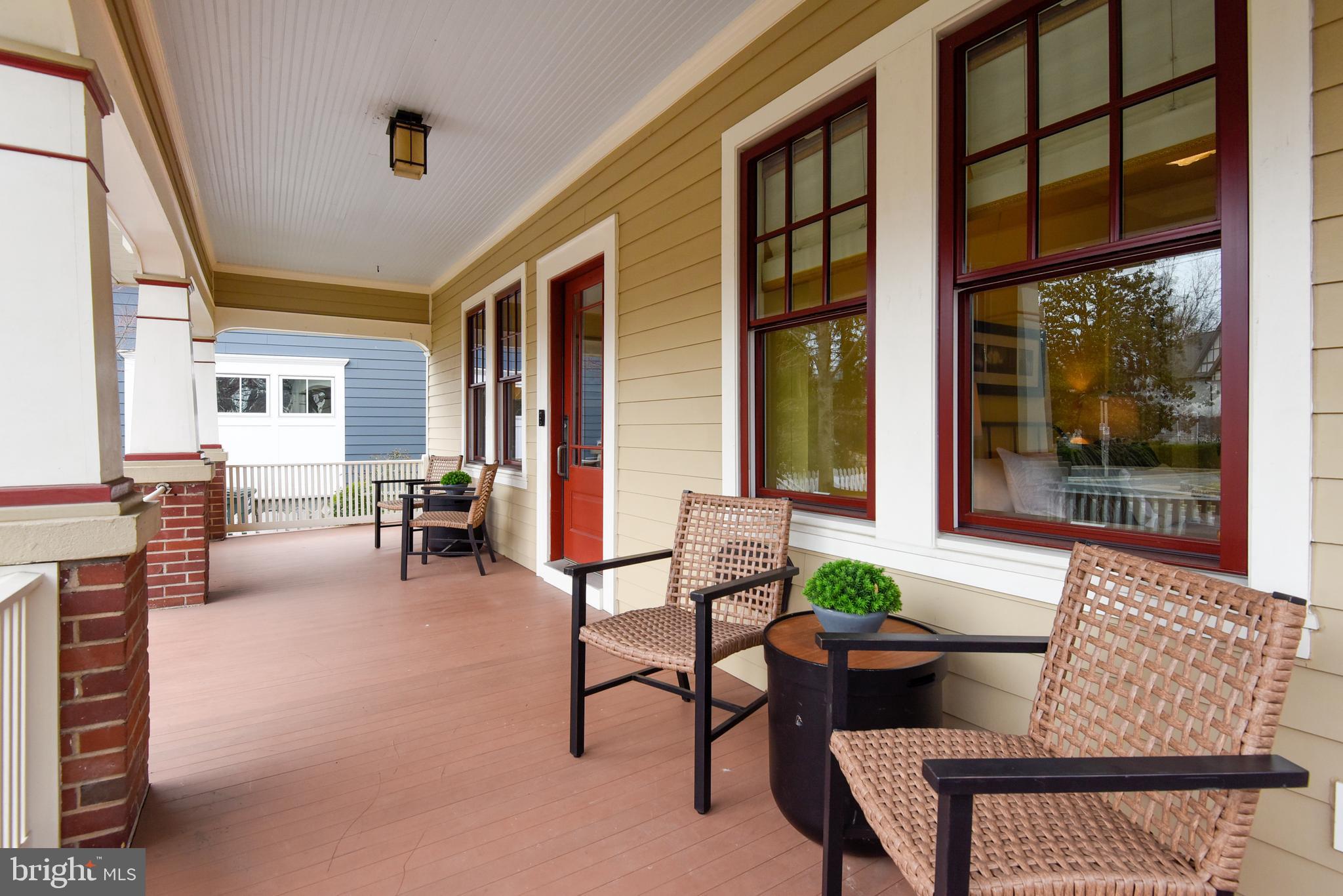 LYON VILLAGE - Residential