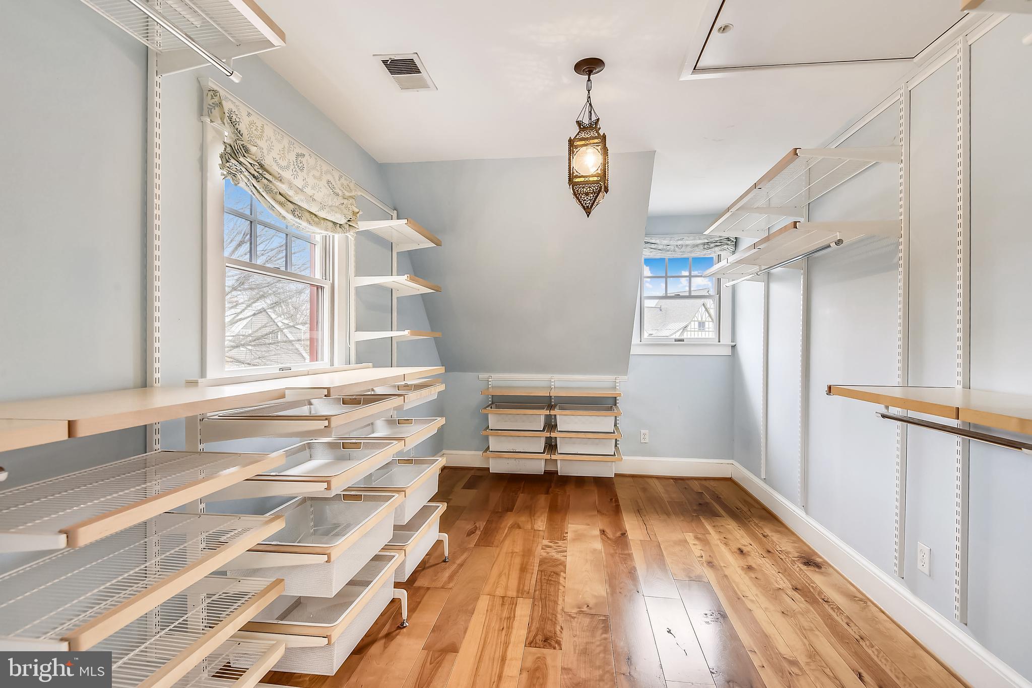 LYON VILLAGE - Residential