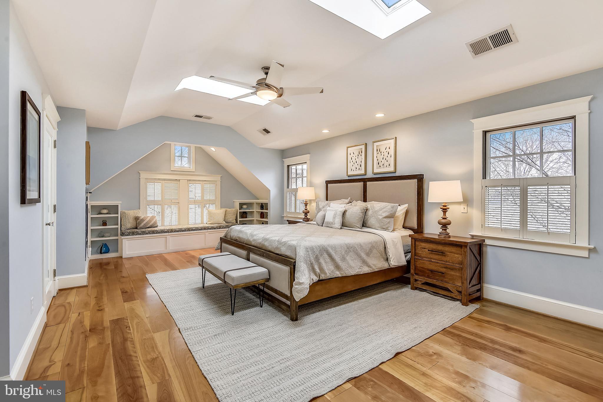 LYON VILLAGE - Residential