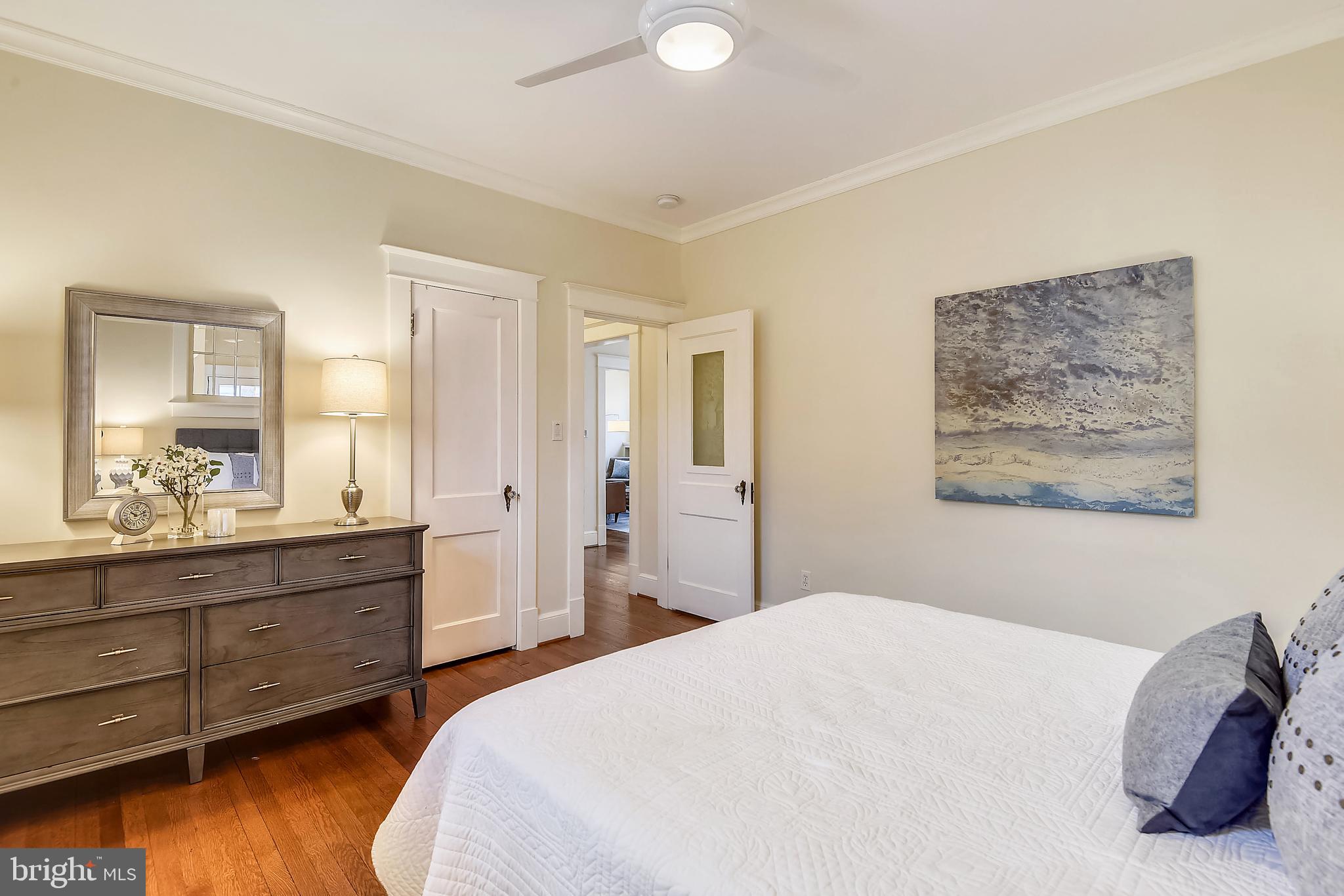 LYON VILLAGE - Residential