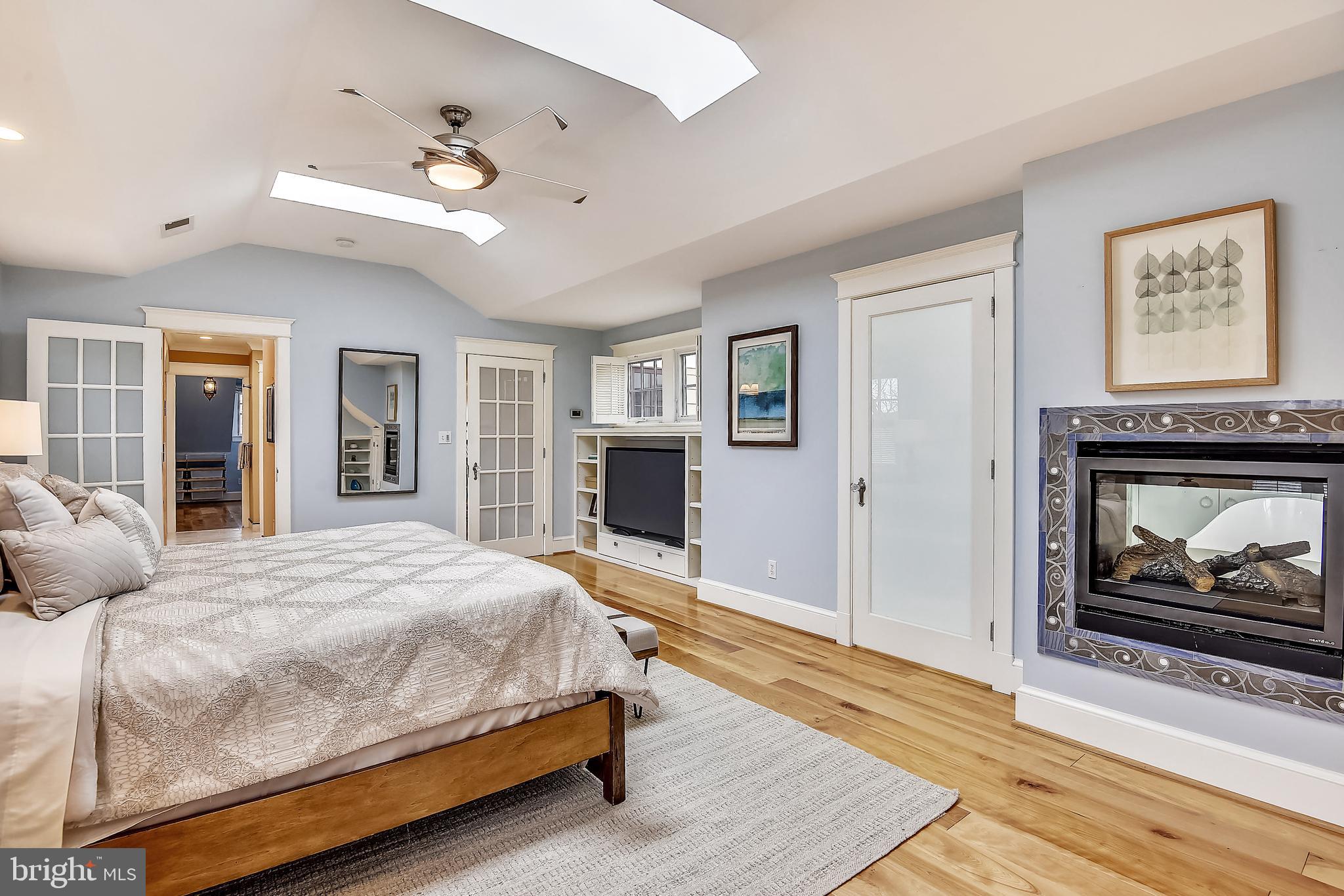 LYON VILLAGE - Residential