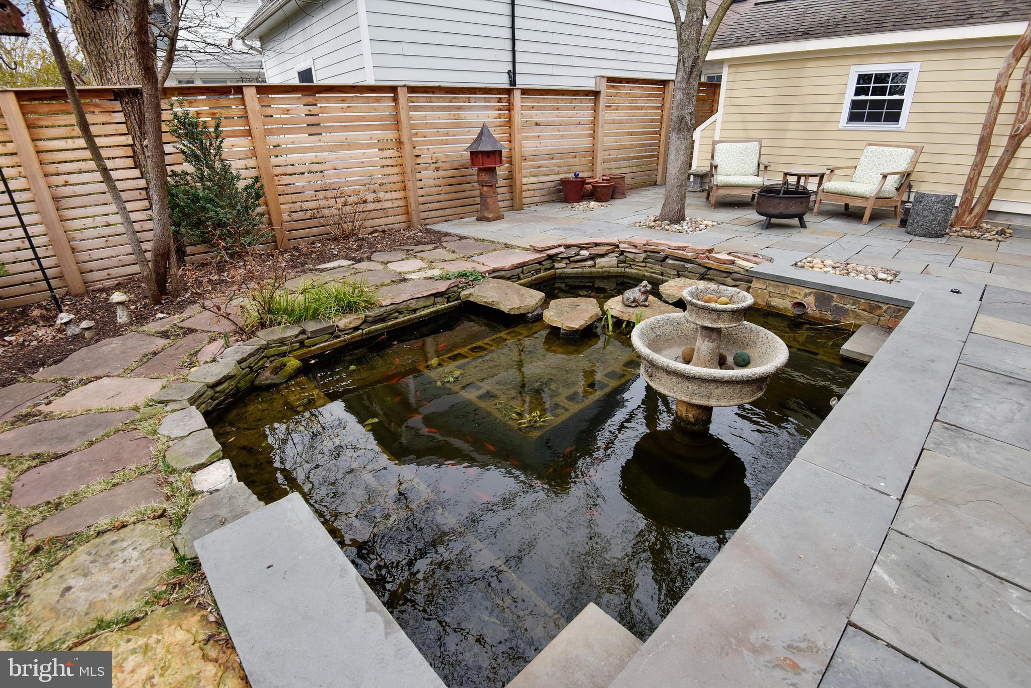 LYON VILLAGE - Residential