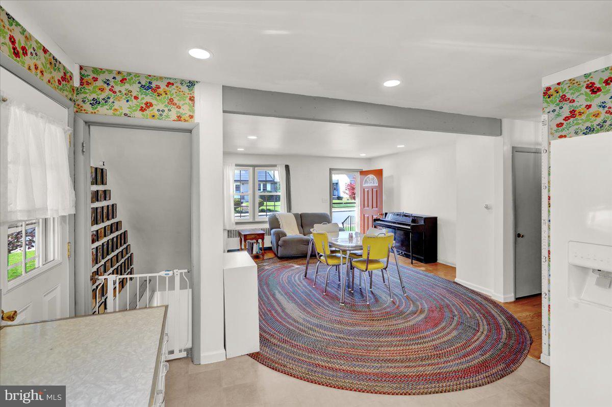 240 W RACE STREET