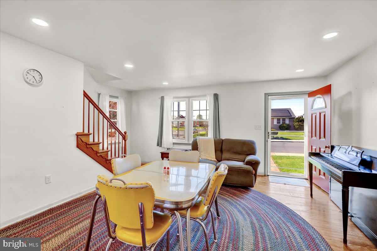 240 W RACE STREET