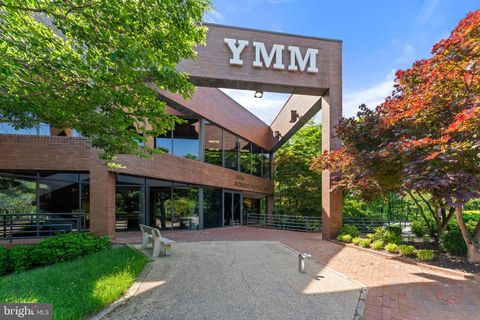 Photo of 1806 Robert Fulton Drive, RESTON, VA 20191 (MLS # VAFX2286074)