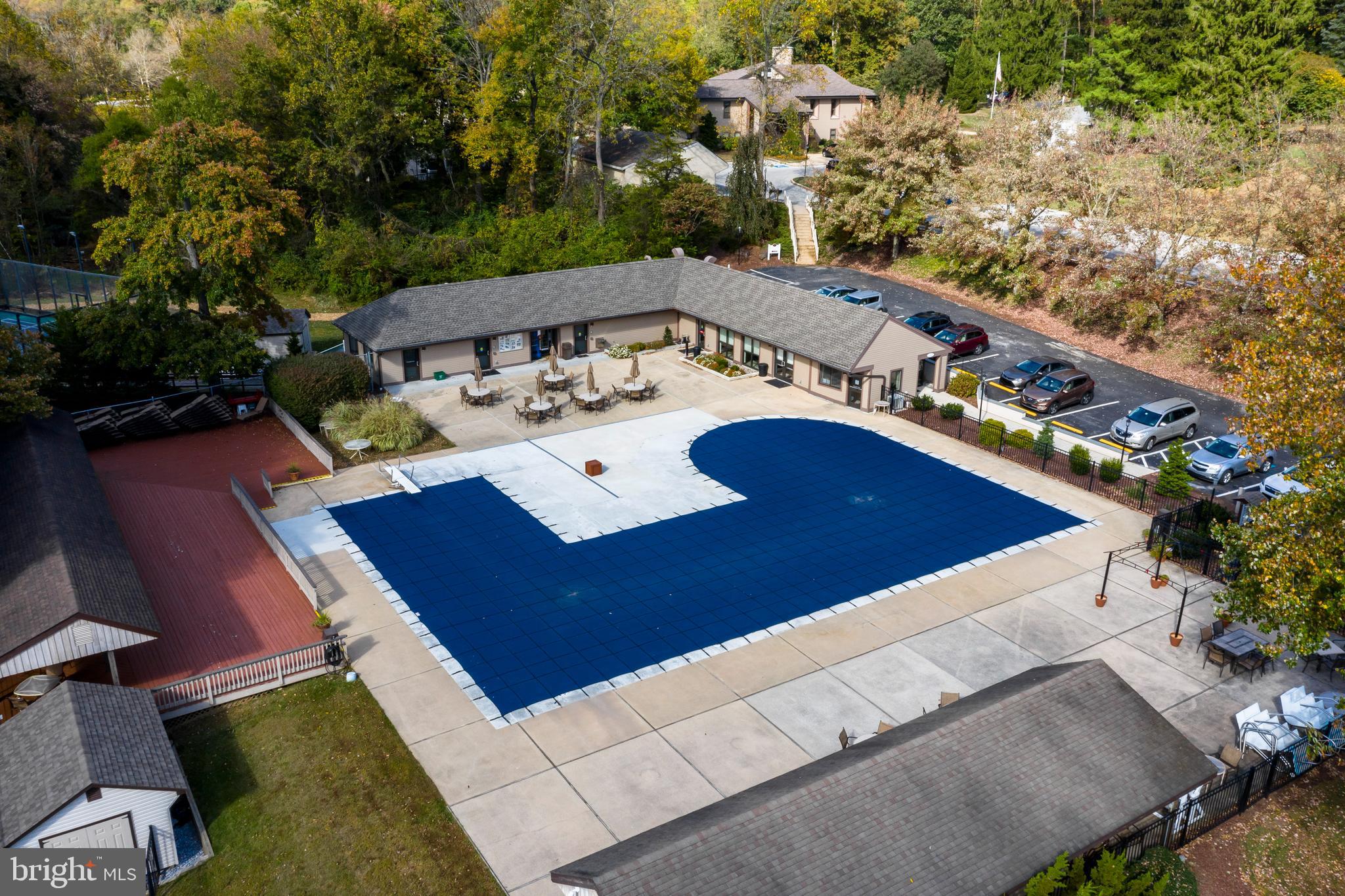 821 JEFFERSON WAY 821