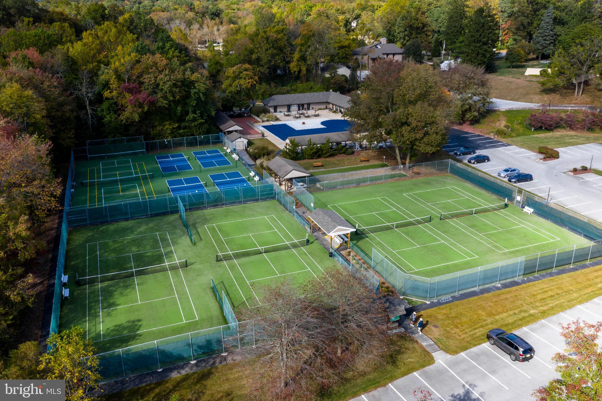 821 JEFFERSON WAY 821