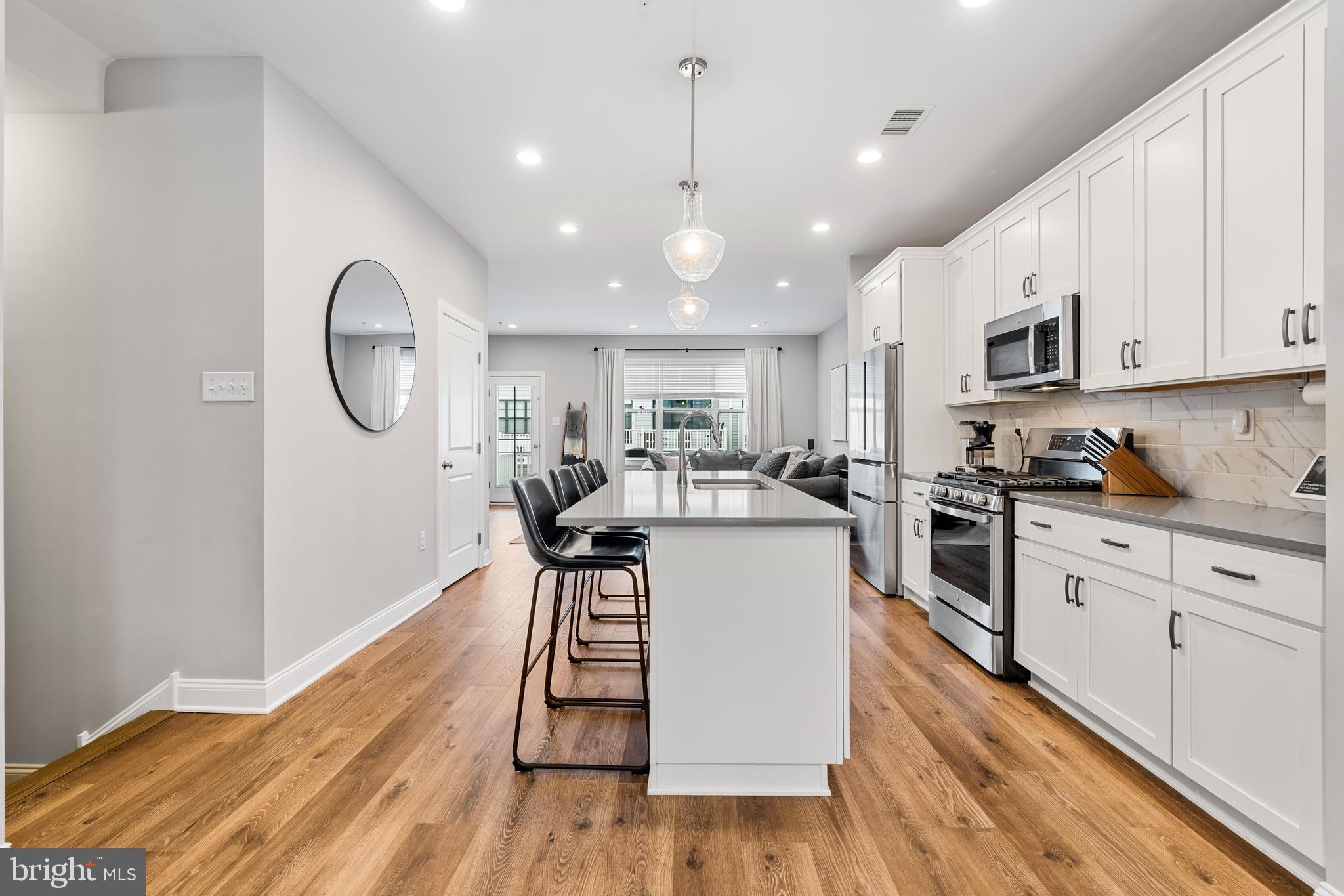 FREELAND SQUARE - Residential