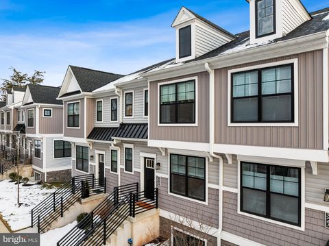 Photo of 329 Chestnut Street, COLLEGEVILLE, PA 19426 (MLS # PAMC2168884)