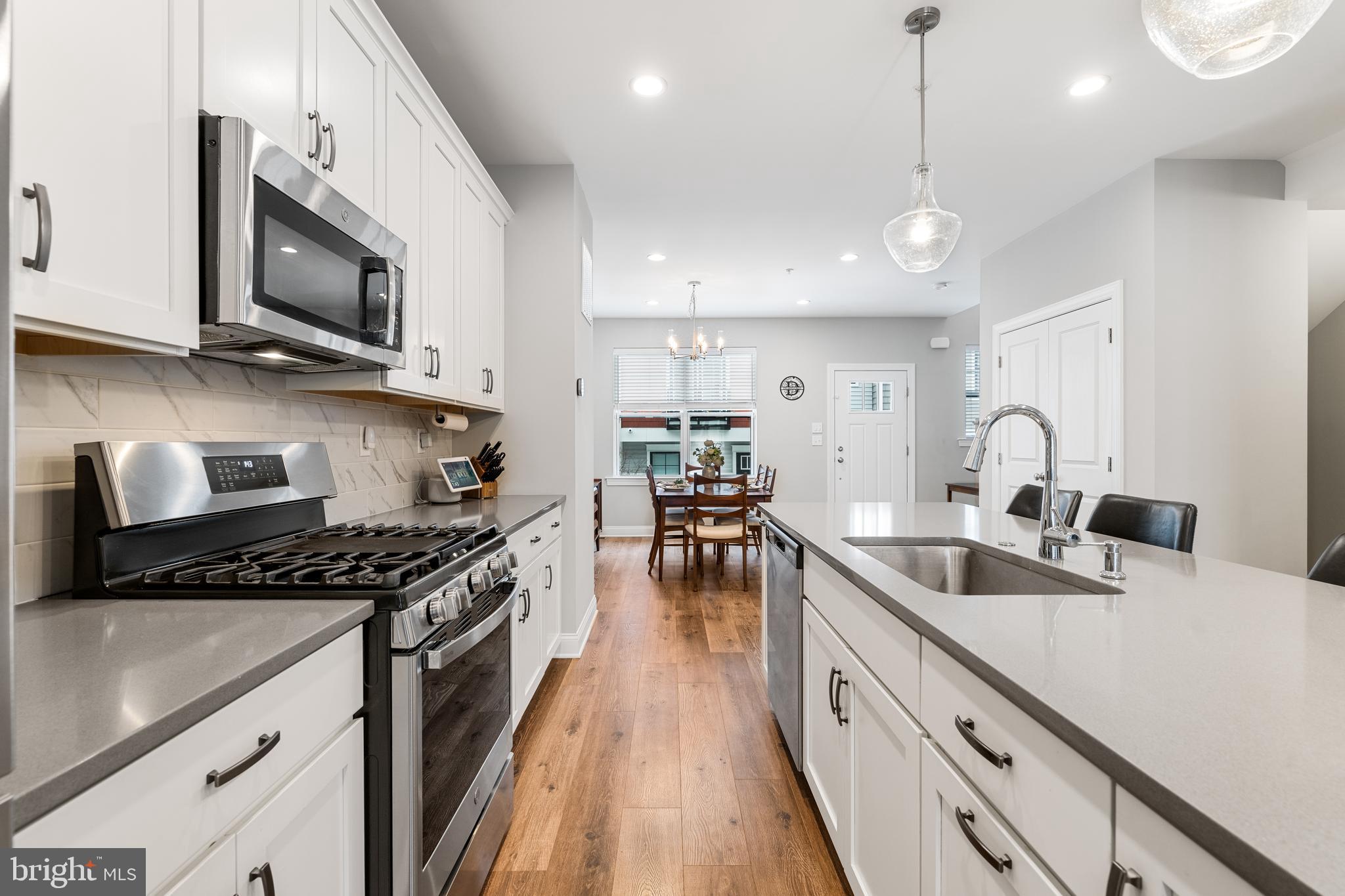 FREELAND SQUARE - Residential