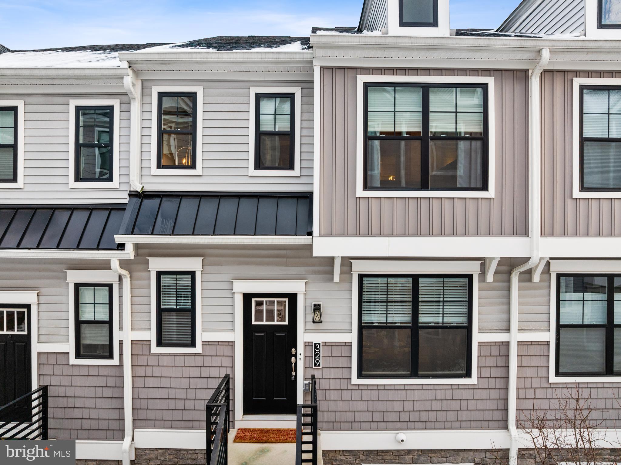 FREELAND SQUARE - Residential