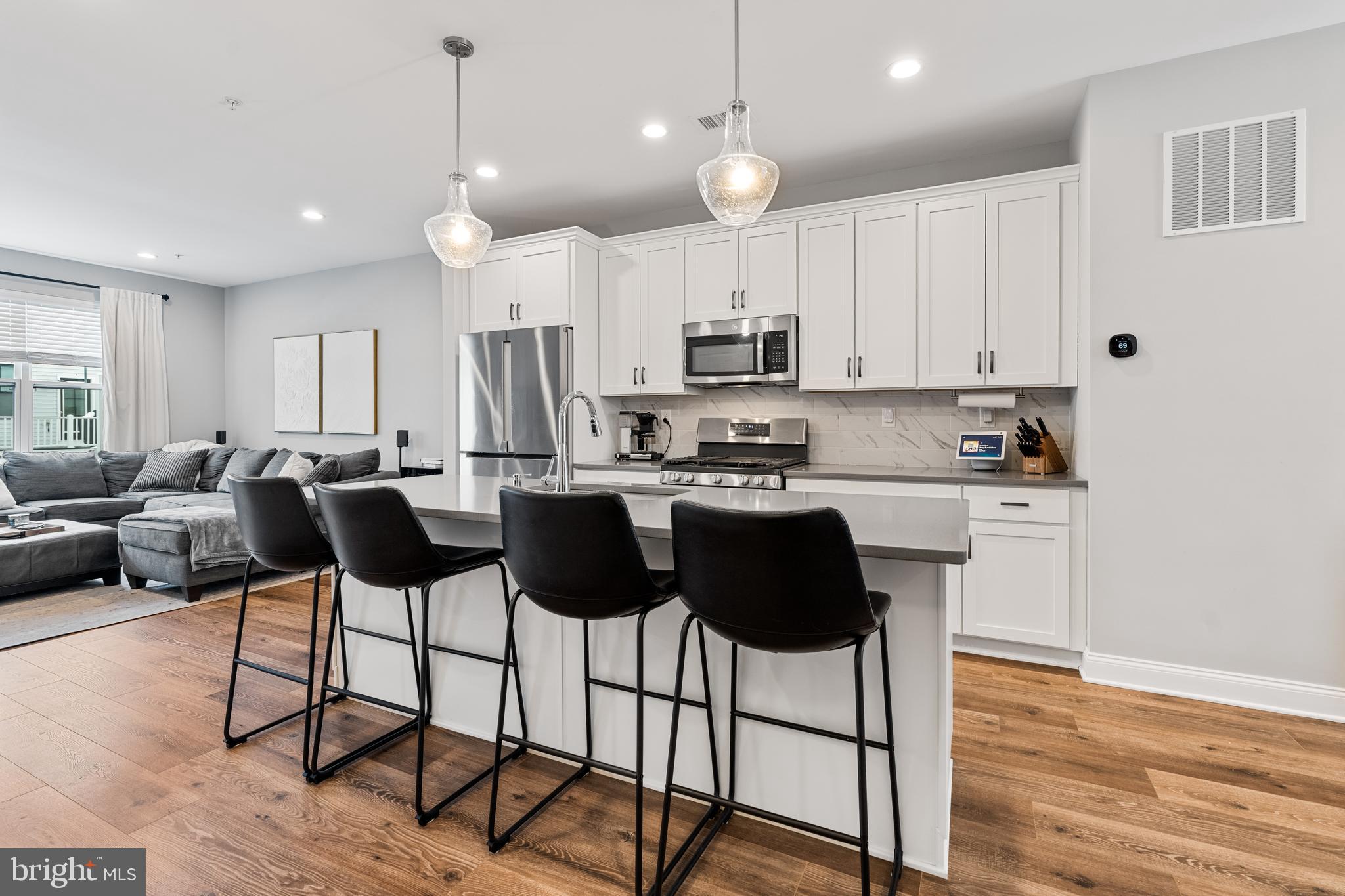 FREELAND SQUARE - Residential