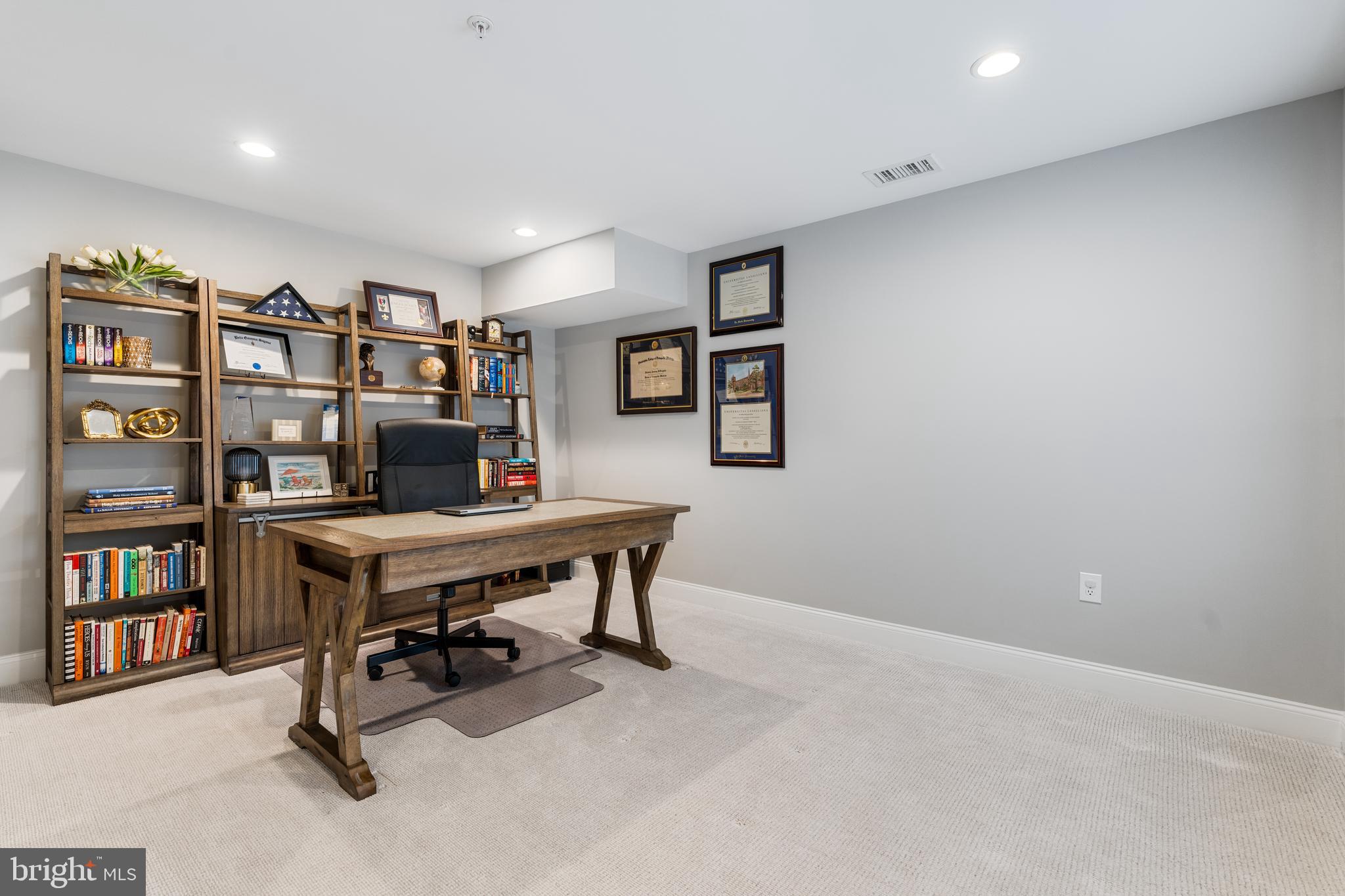 FREELAND SQUARE - Residential