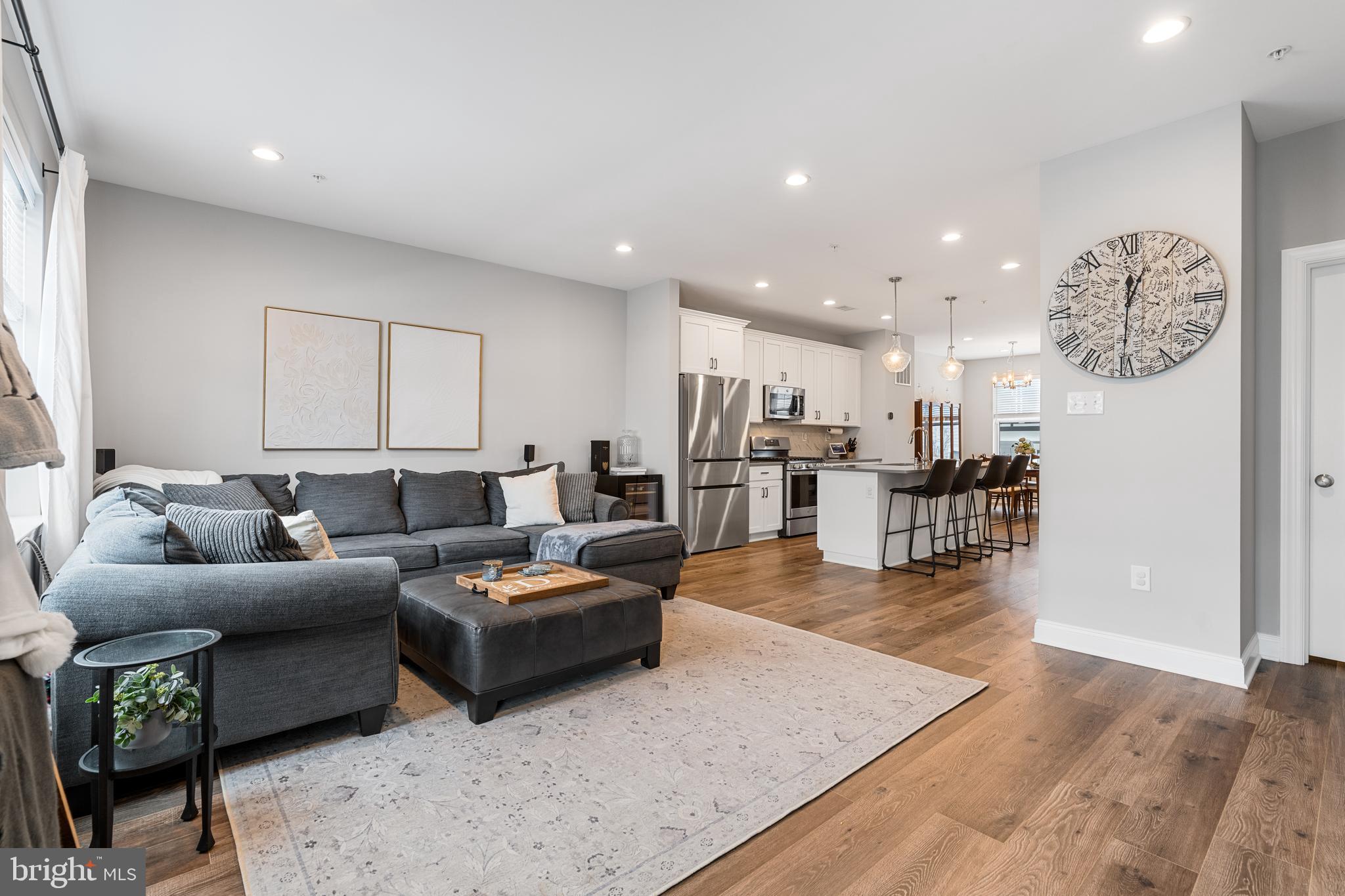 FREELAND SQUARE - Residential