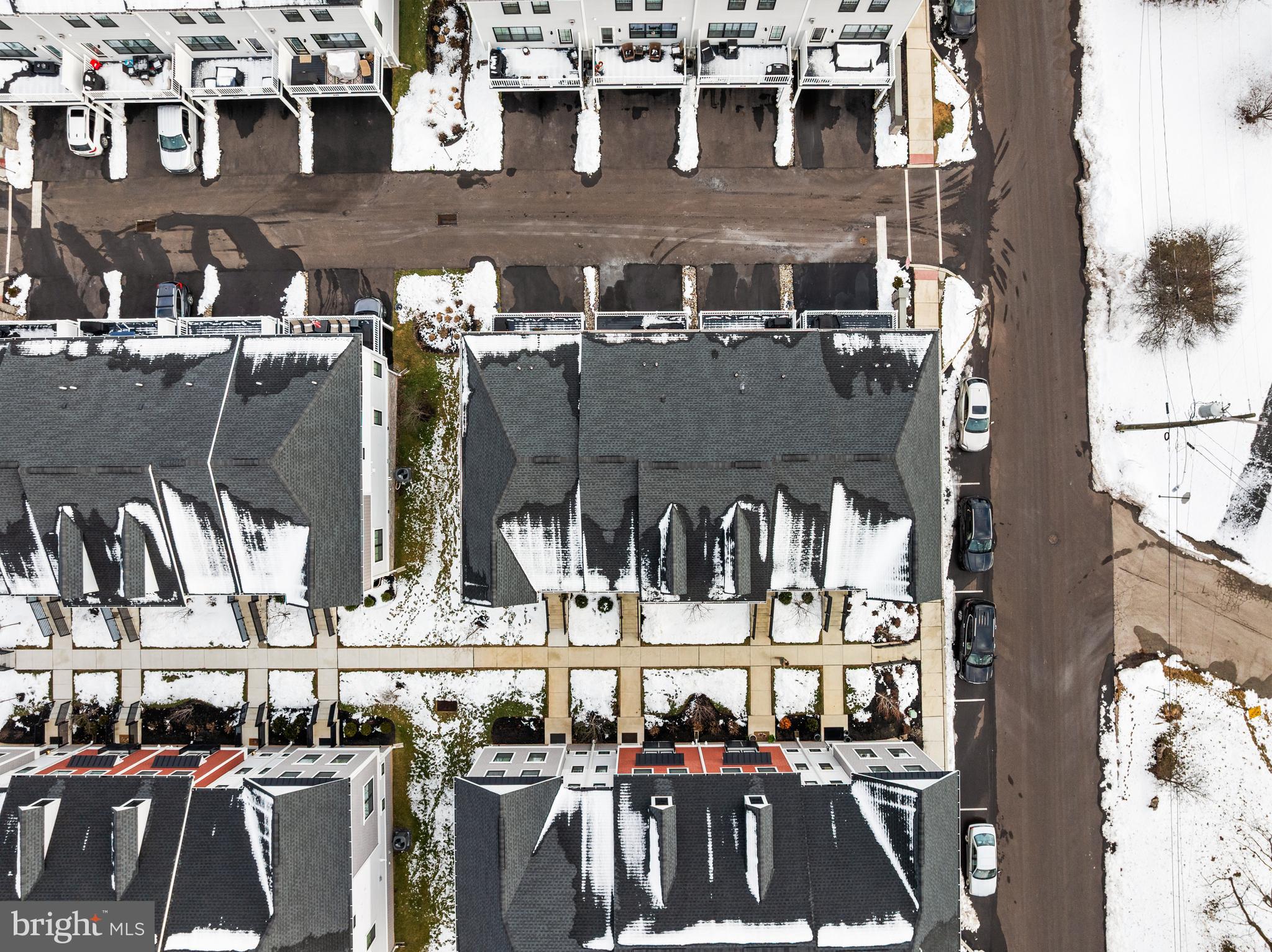 FREELAND SQUARE - Residential