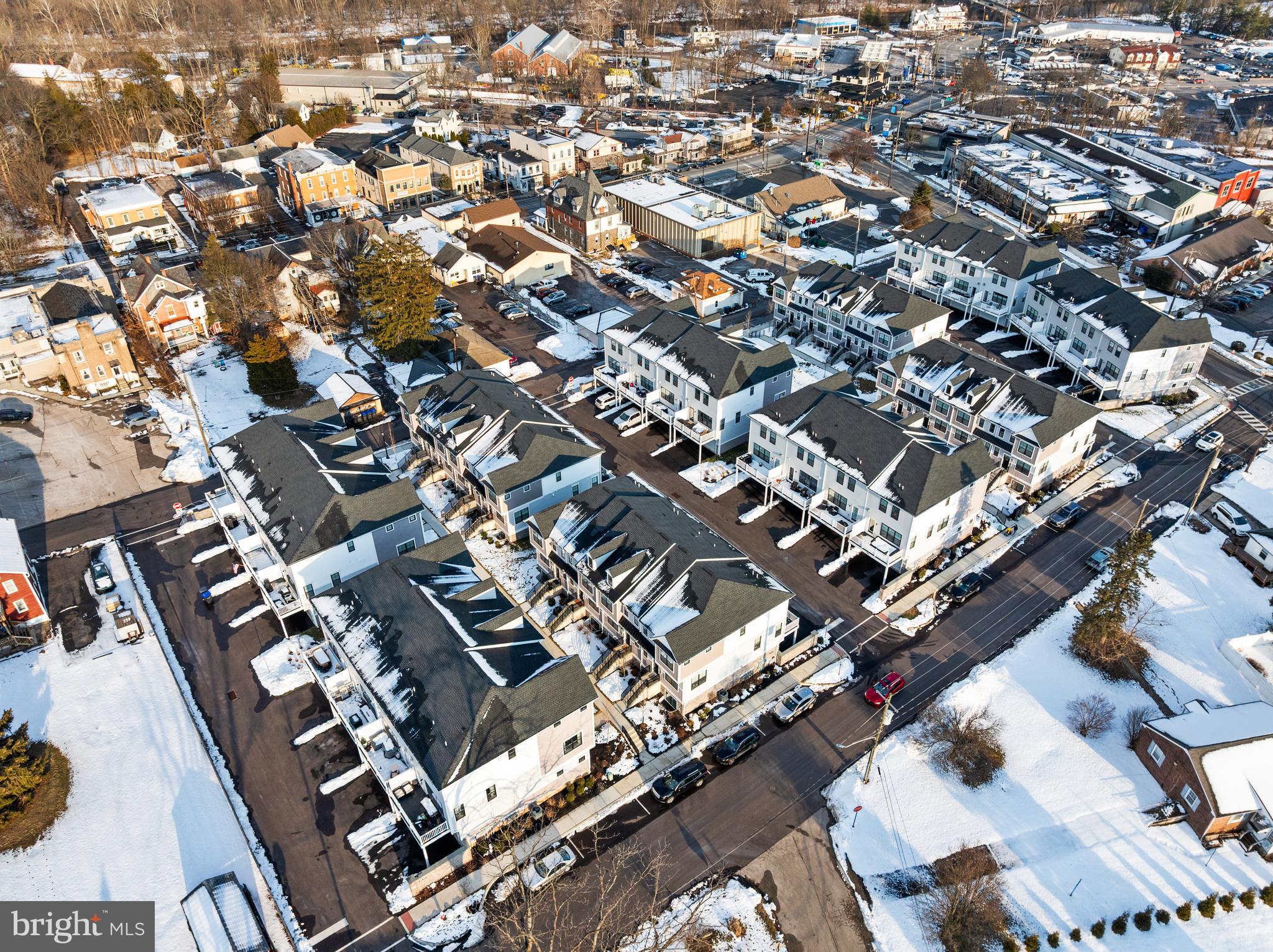 FREELAND SQUARE - Residential