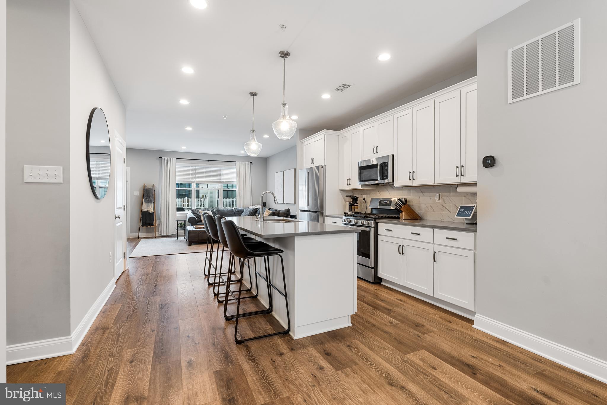 FREELAND SQUARE - Residential