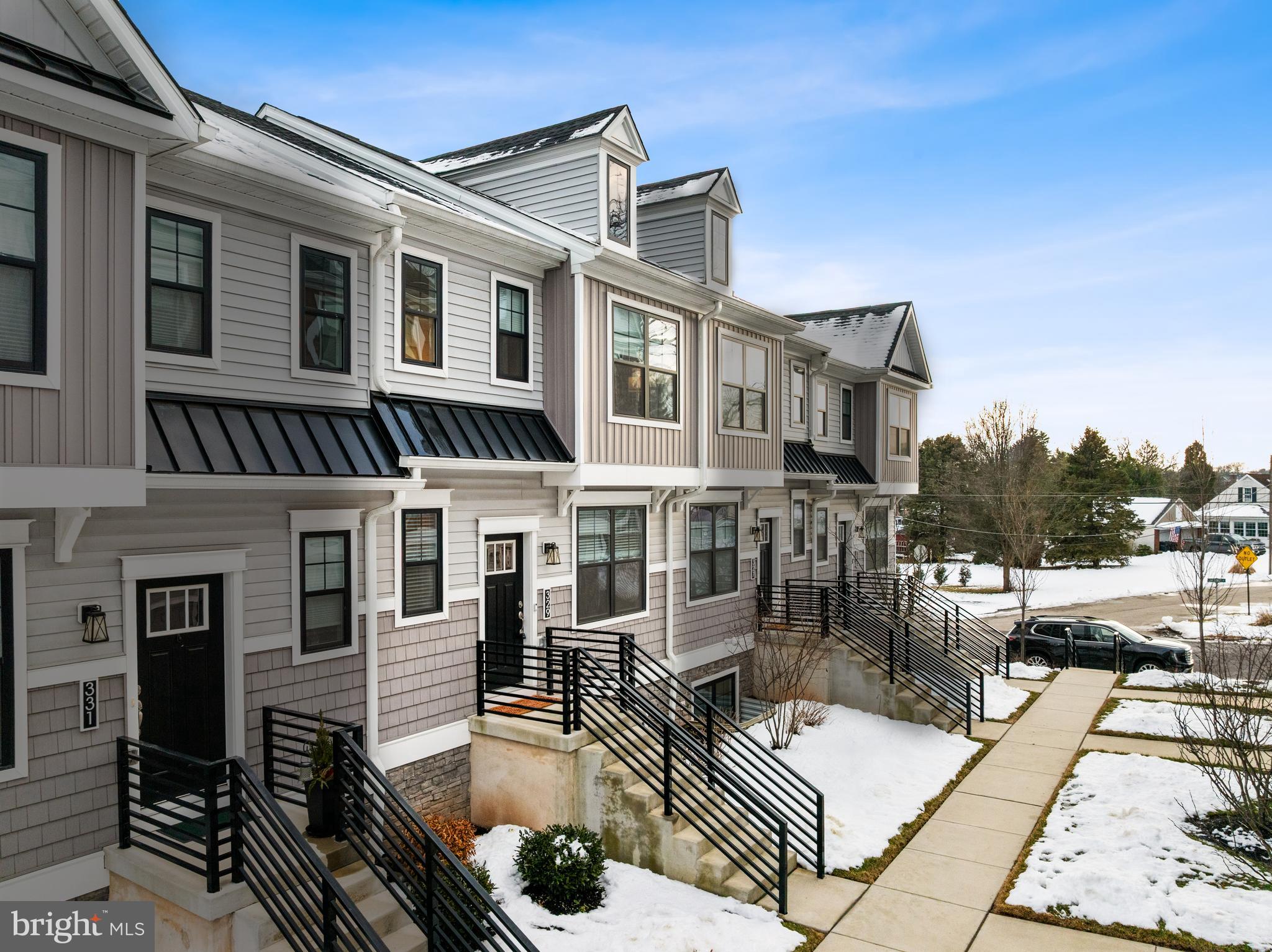 FREELAND SQUARE - Residential