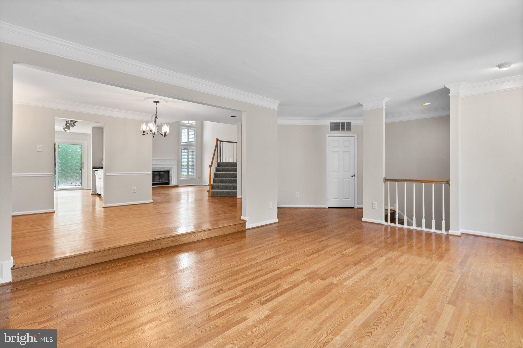 5902 BLOOMINGDALE TERRACE