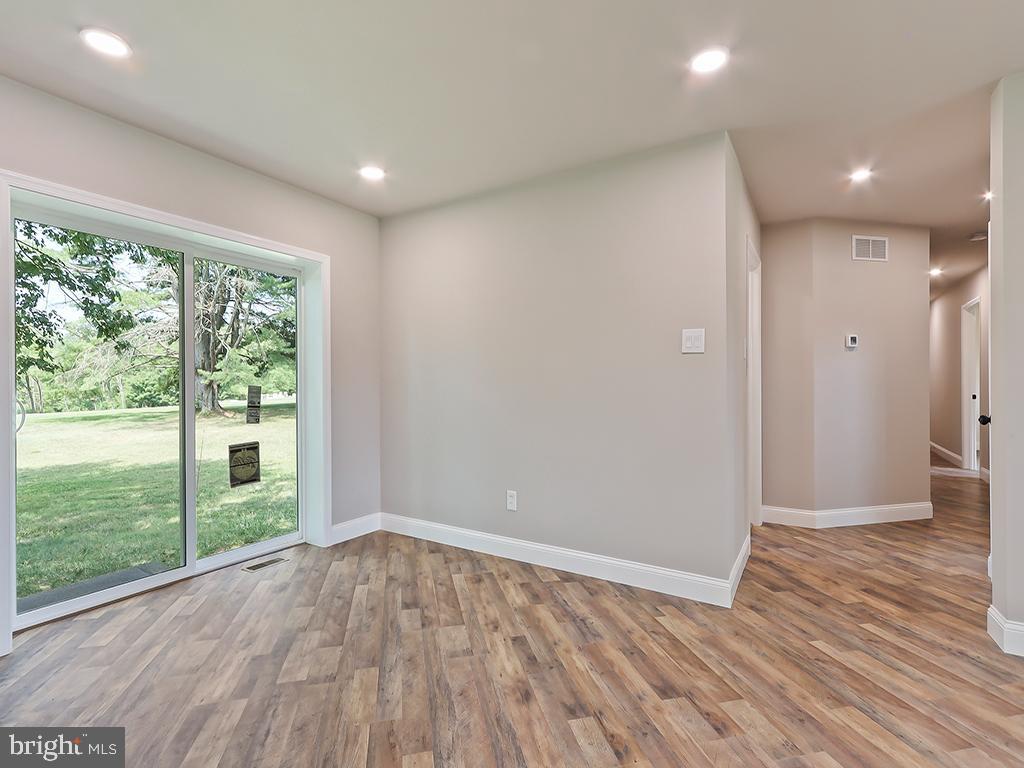 APPLEBACHSVILLE - Residential