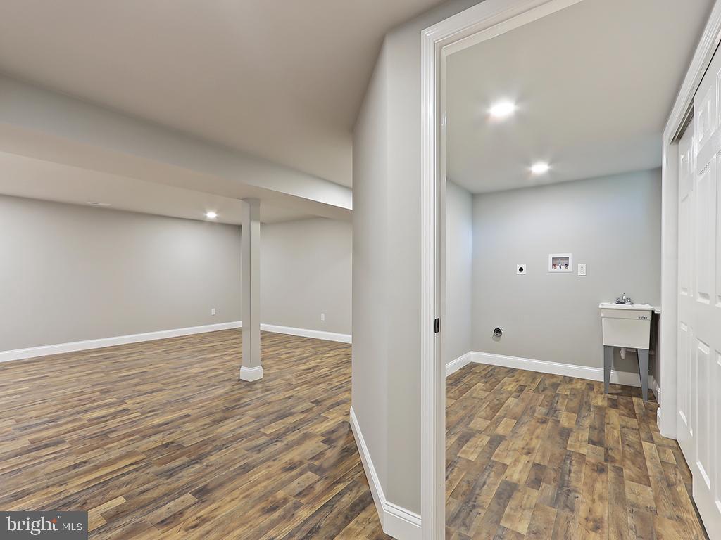 APPLEBACHSVILLE - Residential