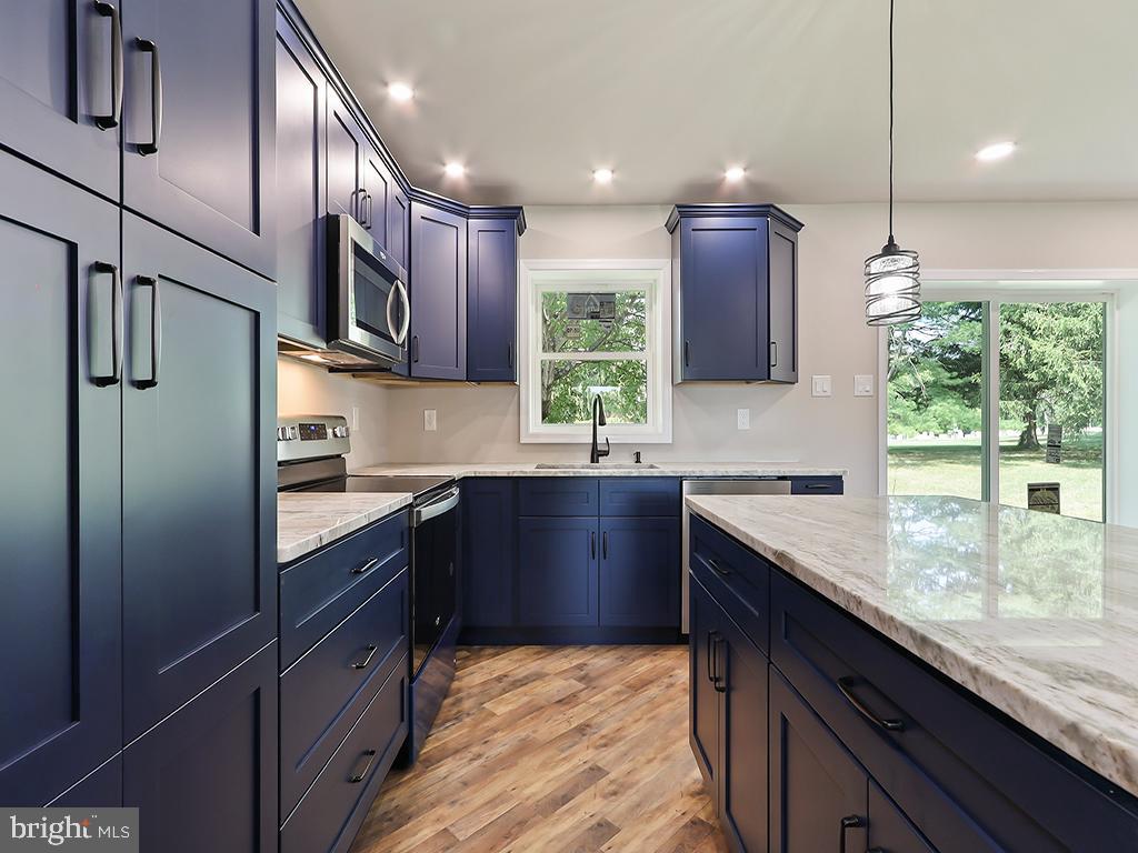 APPLEBACHSVILLE - Residential