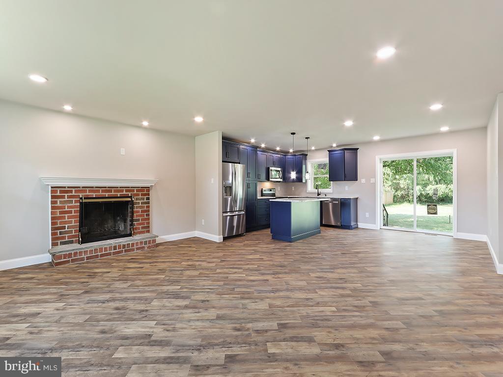 APPLEBACHSVILLE - Residential